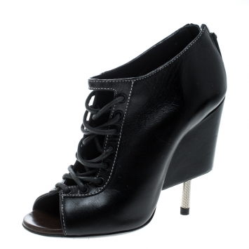 Buy Women S Boots Women S Booties Shoes The Luxury Closet