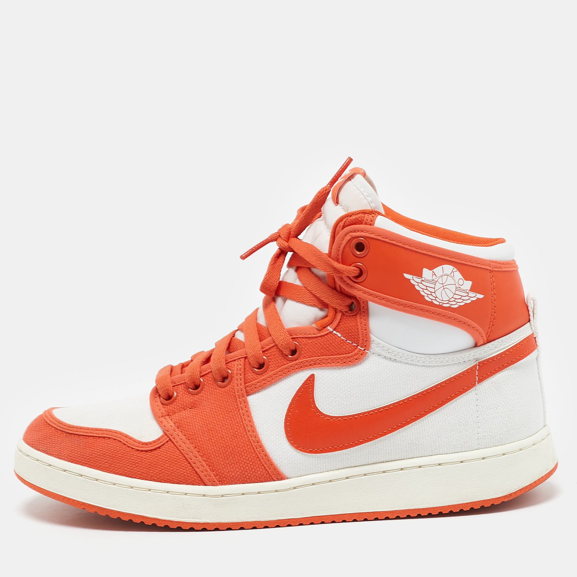 Air Jordans Orange Canvas and Leather Jordan 1 KO "Syracuse" High Top Sneakers Size 43
Air Jordans Orange Canvas and Leather Jordan 1 KO "Syracuse" High Top Sneakers Size 43