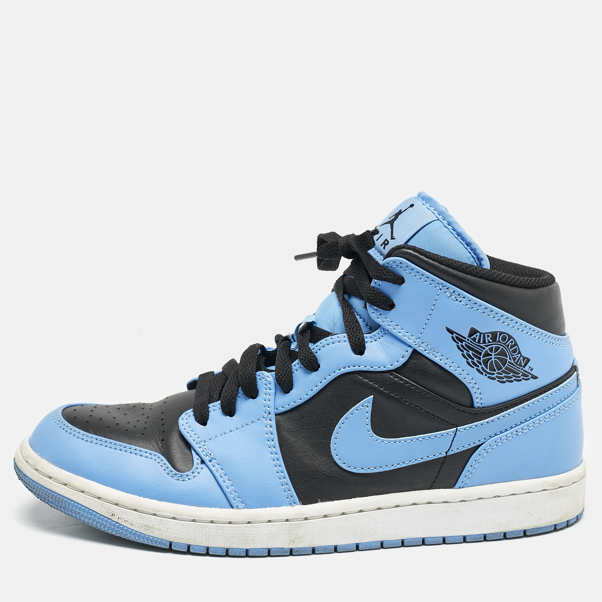 Air Jordans Blue/Black Leather Jordan 1 Mid University Blue Black Sneakers Size 42.5
Air Jordans Blue/Black Leather Jordan 1 Mid University Blue Black Sneakers Size 42.5