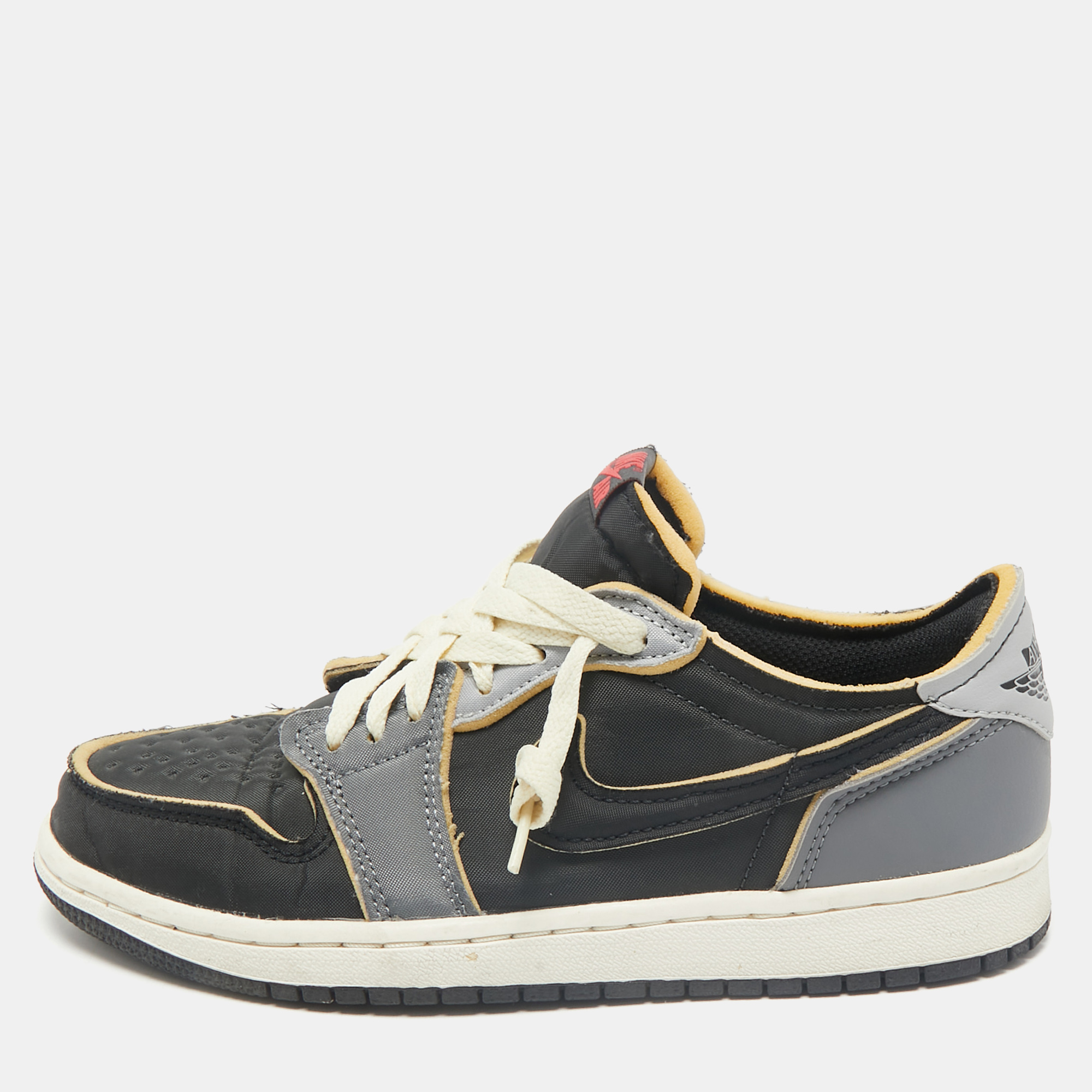 Air Jordans Multicolor Leather Jordan 1 Low OG Bleached Coral Sneakers Size 40
Air Jordans Multicolor Leather Jordan 1 Low OG Bleached Coral Sneakers Size 40