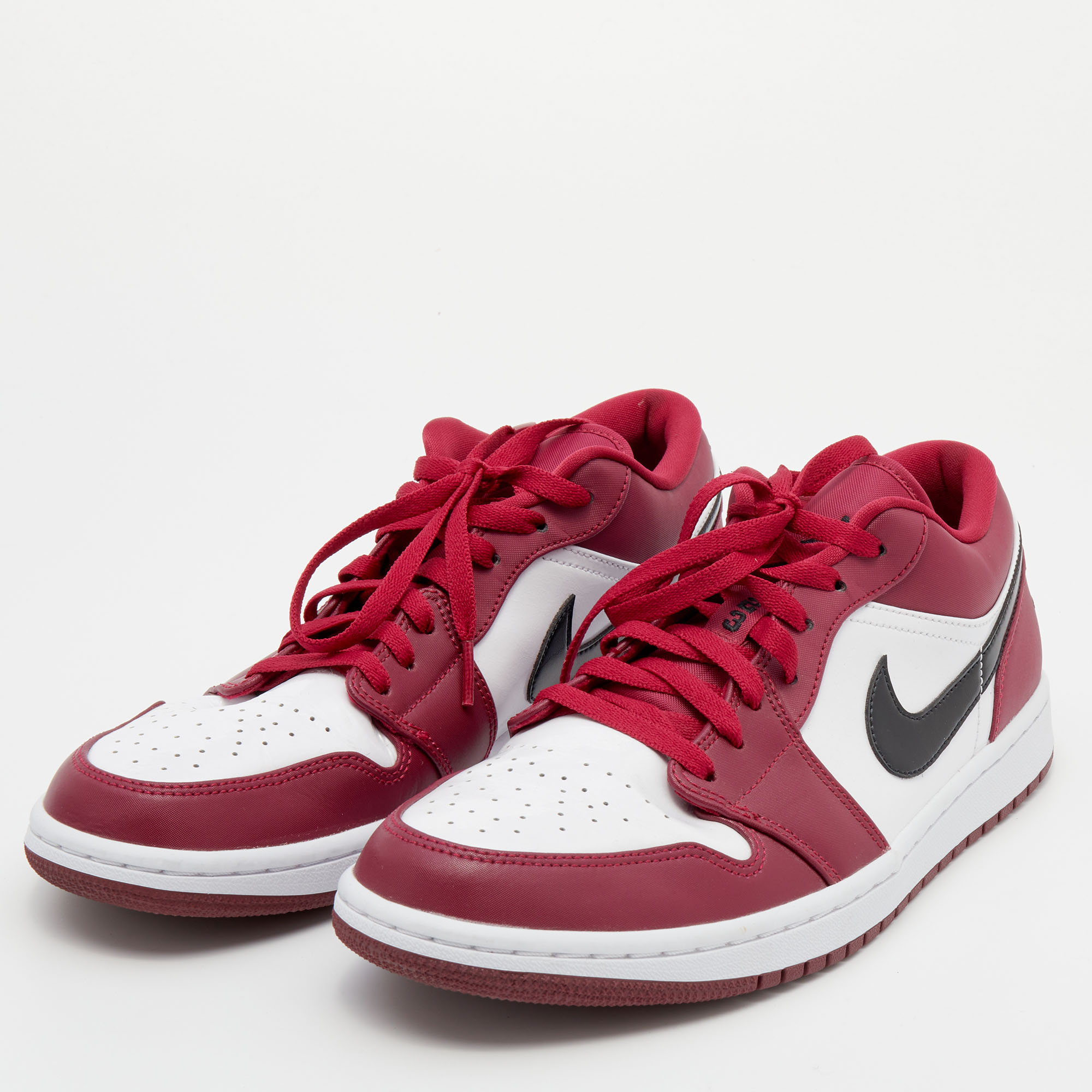Air Jordans Red/White Polyester And Leather Air Jordan 1 Low Top Sneakers Size
Air Jordans Red/White Polyester And Leather Air Jordan 1 Low Top Sneakers Size