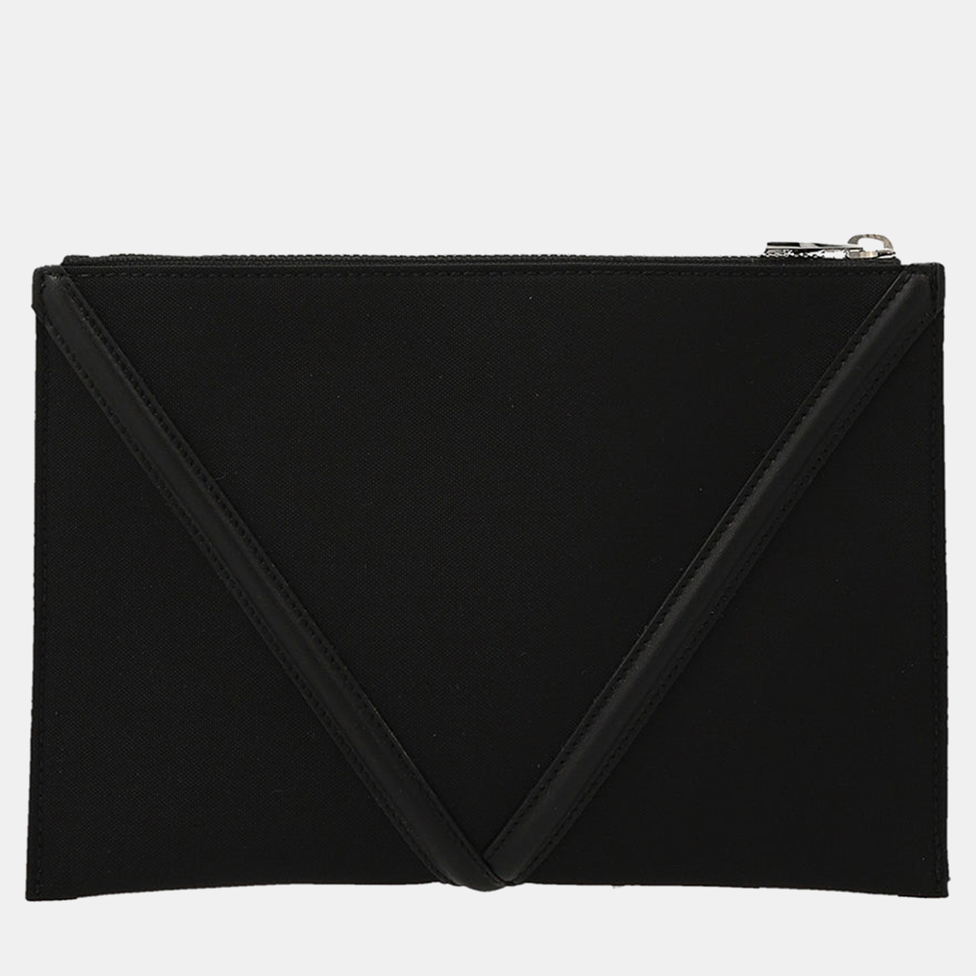 Alexander Mcqueen Harness Clutch in Black
Alexander Mcqueen Harness Clutch in Black