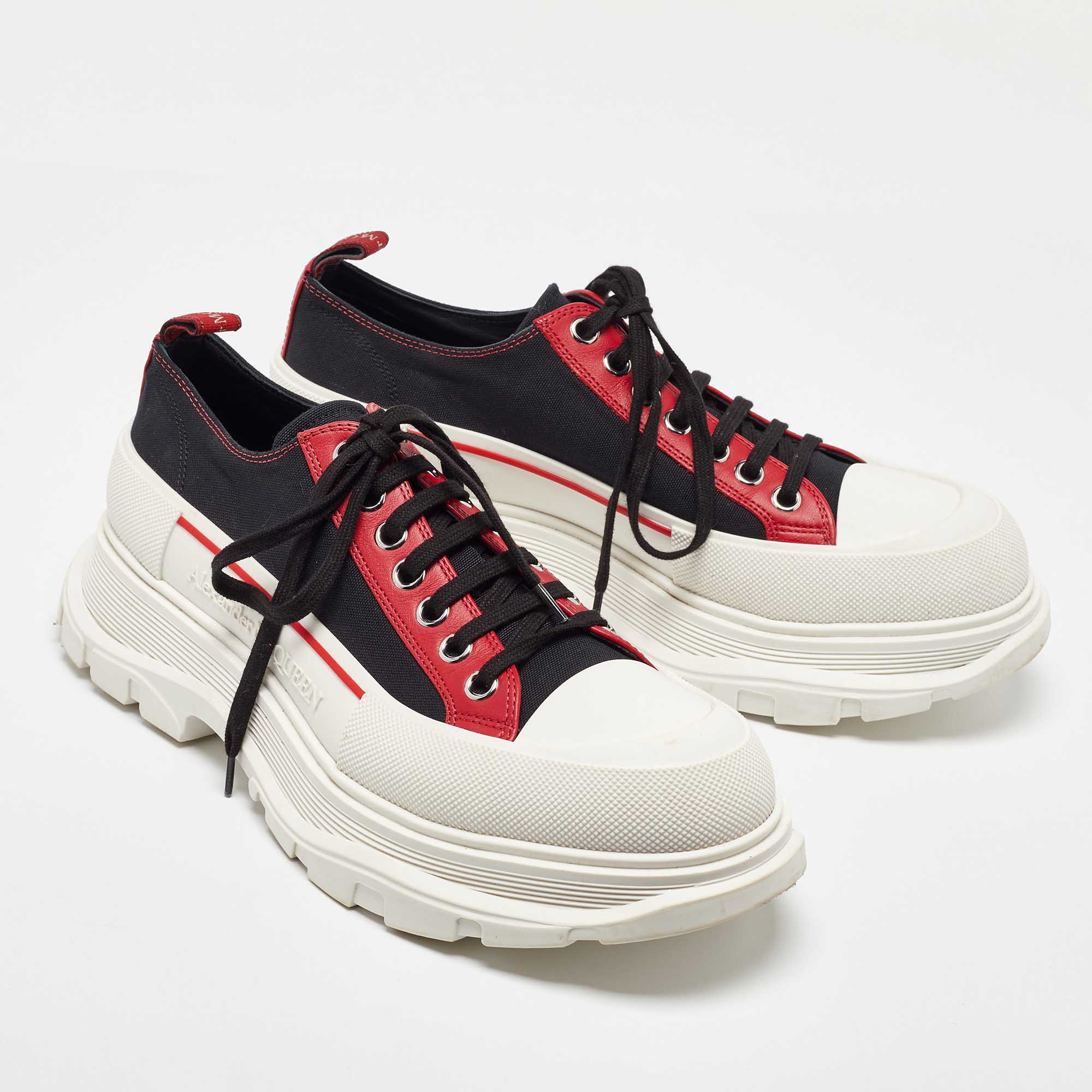 Alexander McQueen Black/Red Canvas And Leather Tread Low Sneakers Size 44