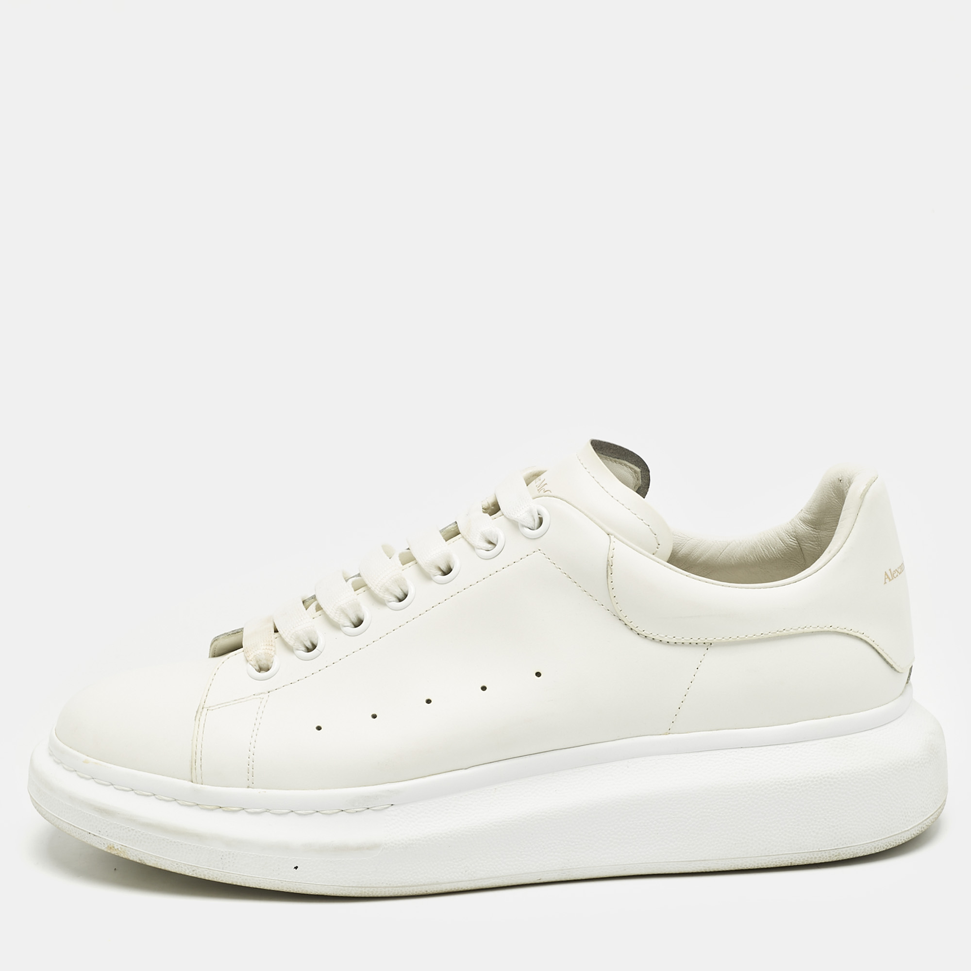 Alexander McQueen White Leather Oversized Lace Up Sneakers Size
Alexander McQueen White Leather Oversized Lace Up Sneakers Size