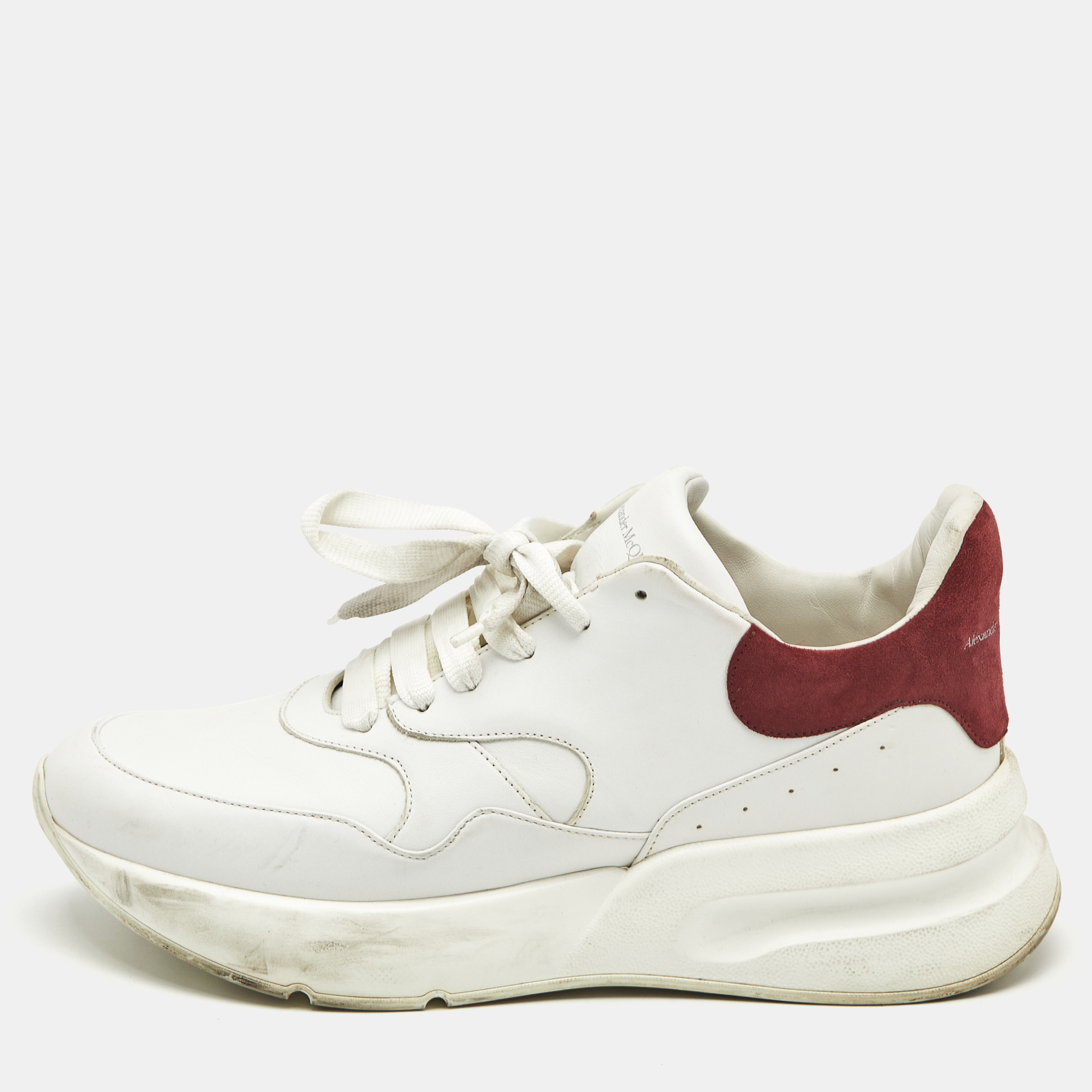 Alexander McQueen White/Red Leather and Suede Oversized Runner Low Top Sneakers Size
Alexander McQueen White/Red Leather and Suede Oversized Runner Low Top Sneakers Size
