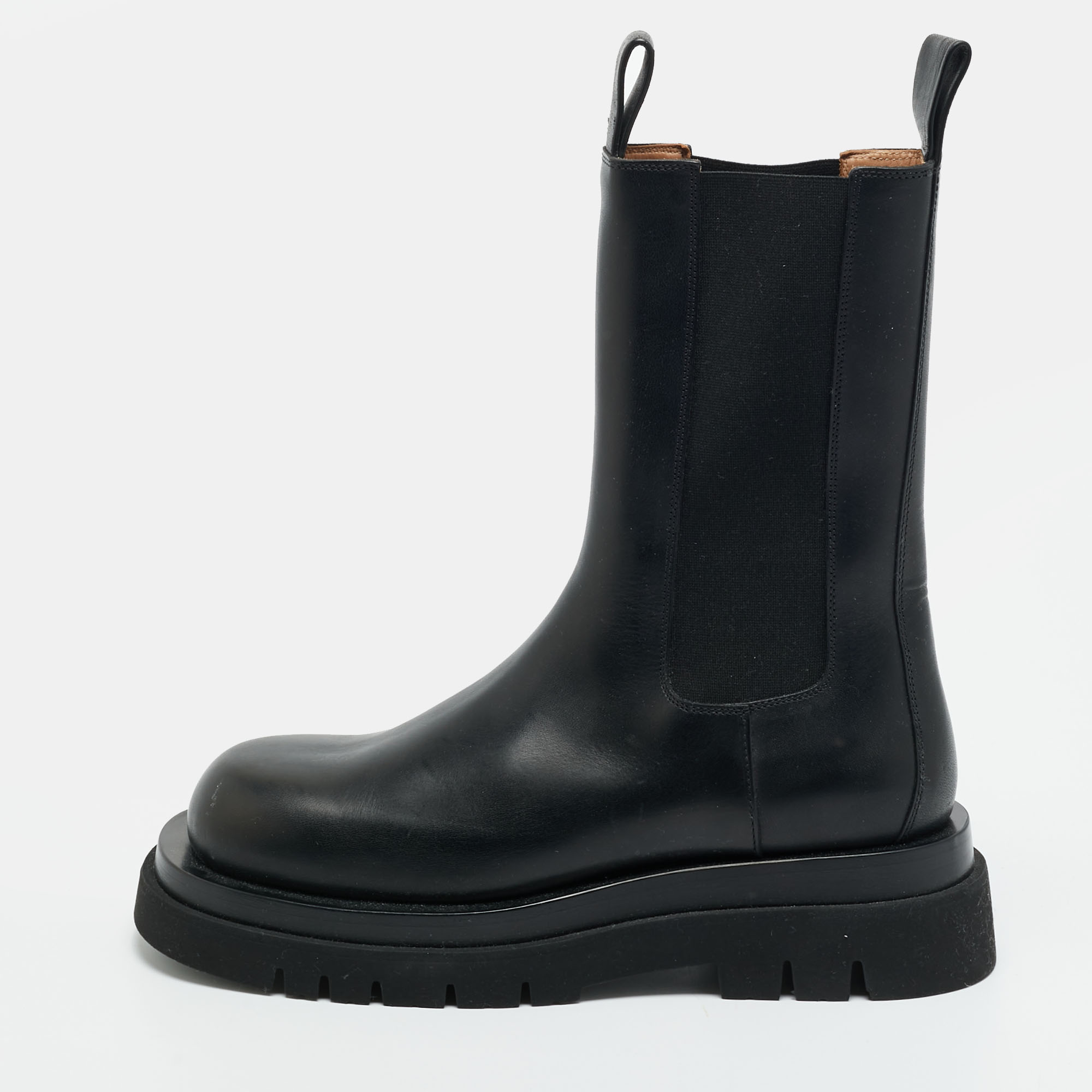 Bottega Veneta Lug Size Black Leather Chelsea Boots
Bottega Veneta Lug Size Black Leather Chelsea Boots