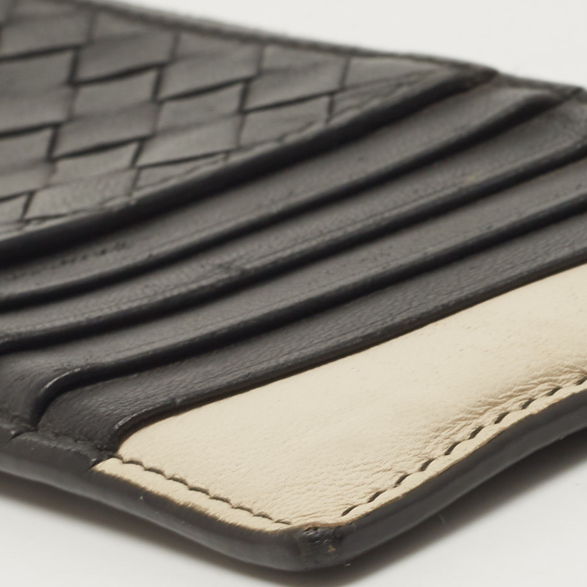 Bottega Veneta Black/White Intrecciato Leather Zip Card Holder