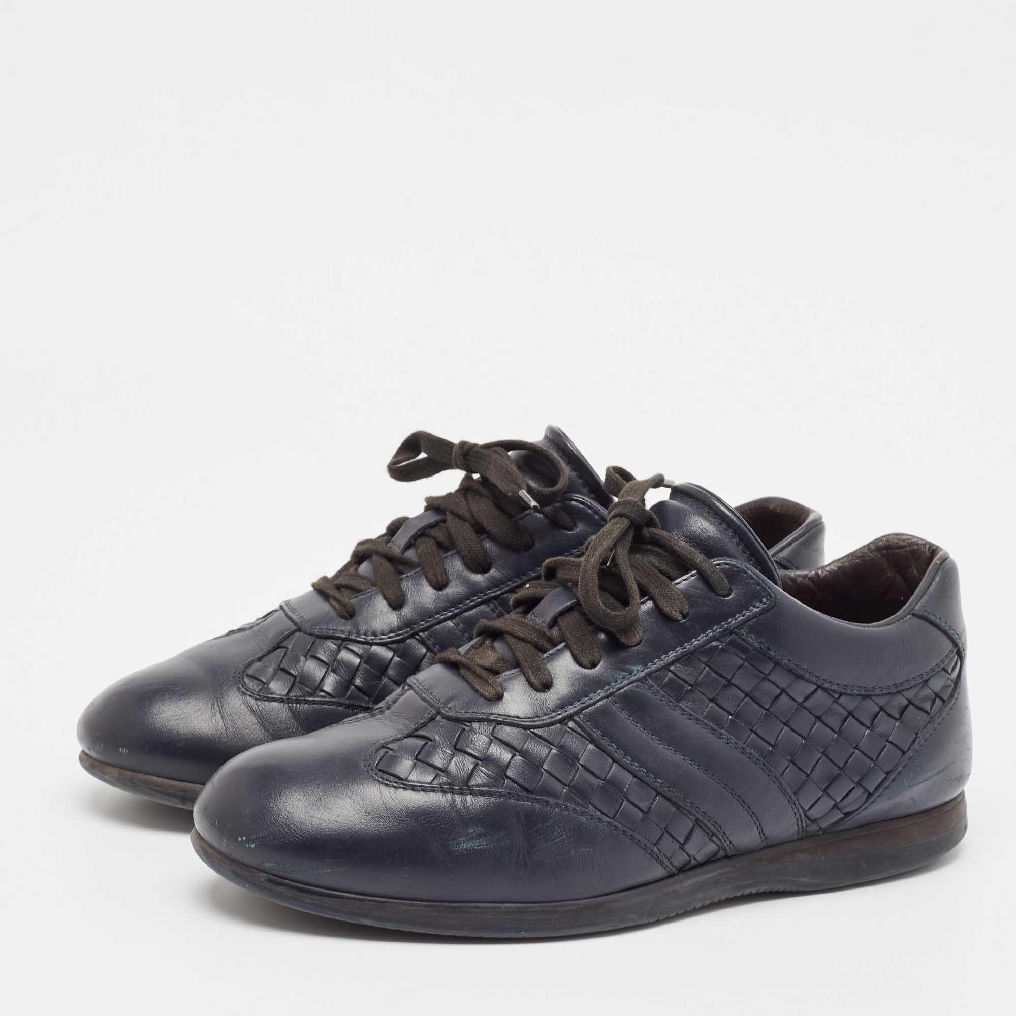 Bottega Veneta Navy Blue Intrecciato Lace Up Sneakers Size 41