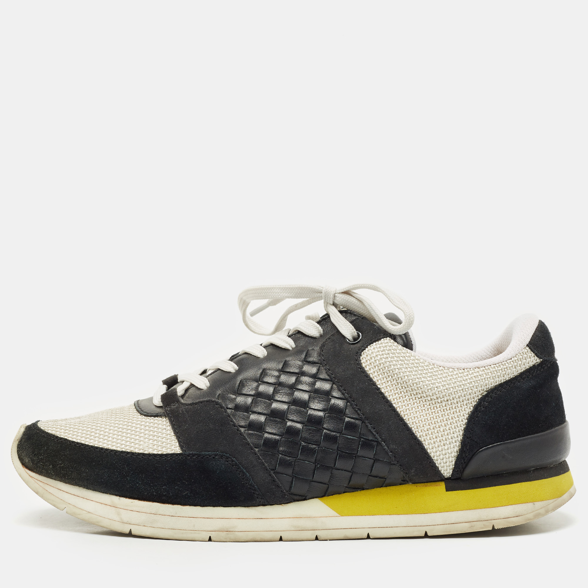 Bottega Veneta White/Black Intrecciato Leather and Suede Lace Up Sneakers Size
Bottega Veneta White/Black Intrecciato Leather and Suede Lace Up Sneakers Size