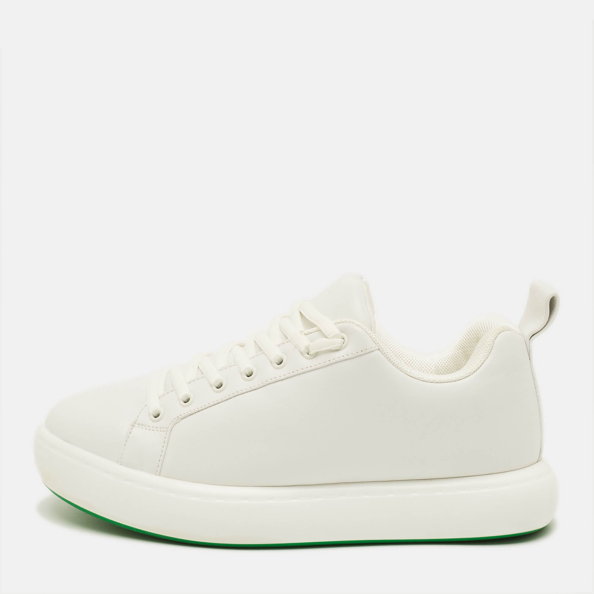 Bottega Veneta Pillow Size White Leather Low Top Sneakers
Bottega Veneta Pillow Size White Leather Low Top Sneakers