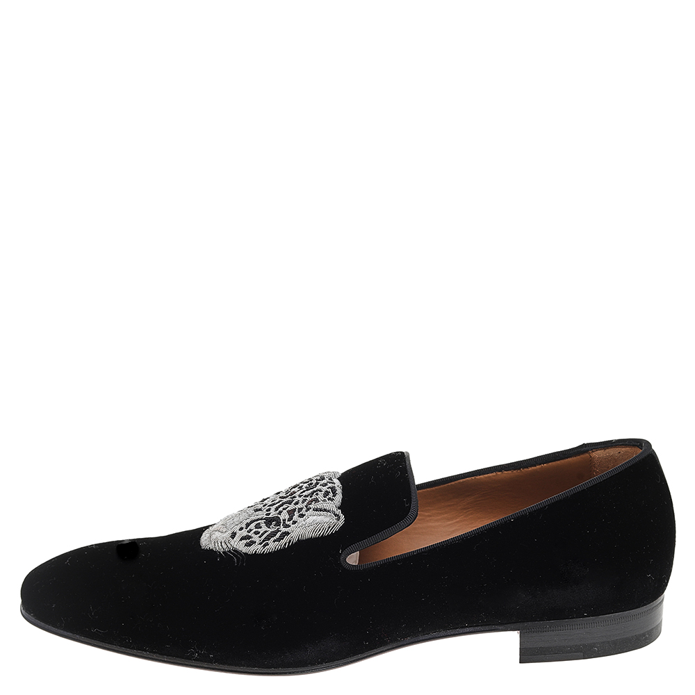 Christian Louboutin Black Velvet Dandeleo Flat Slip On Loafers Size
Christian Louboutin Black Velvet Dandeleo Flat Slip On Loafers Size