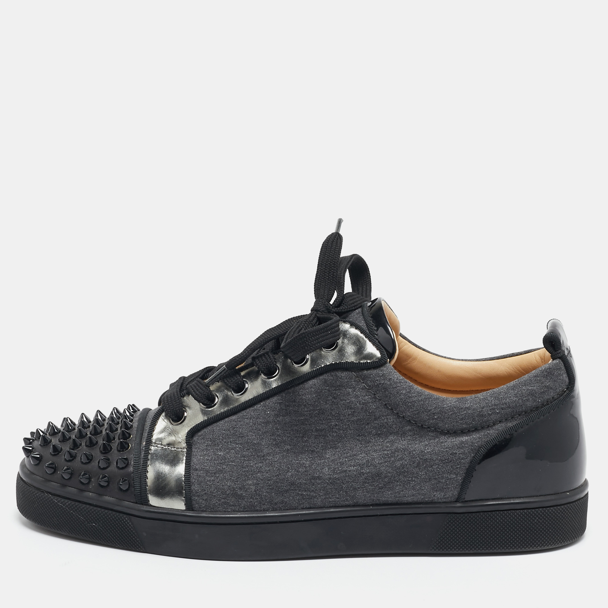 Christian Louboutin Black/Grey Leather and Fabric Louis Junior Spikes Sneakers Size
Christian Louboutin Black/Grey Leather and Fabric Louis Junior Spikes Sneakers Size