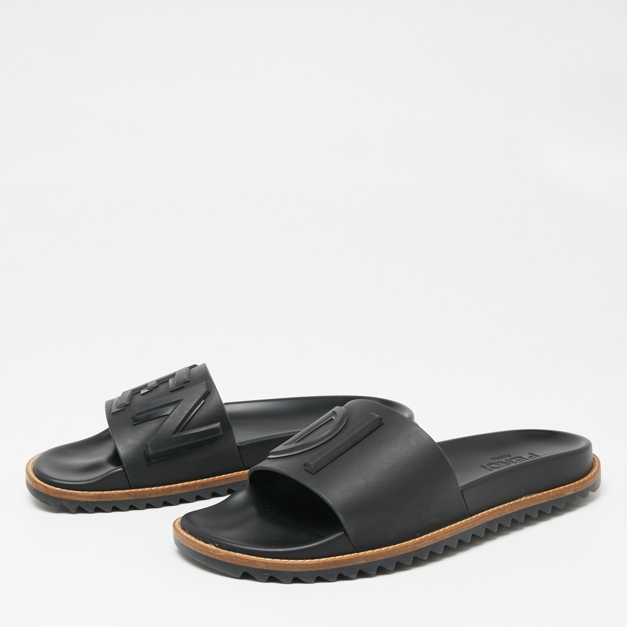 Fendi Black Rubber Flat Sandals Size 
Fendi Black Rubber Flat Sandals Size