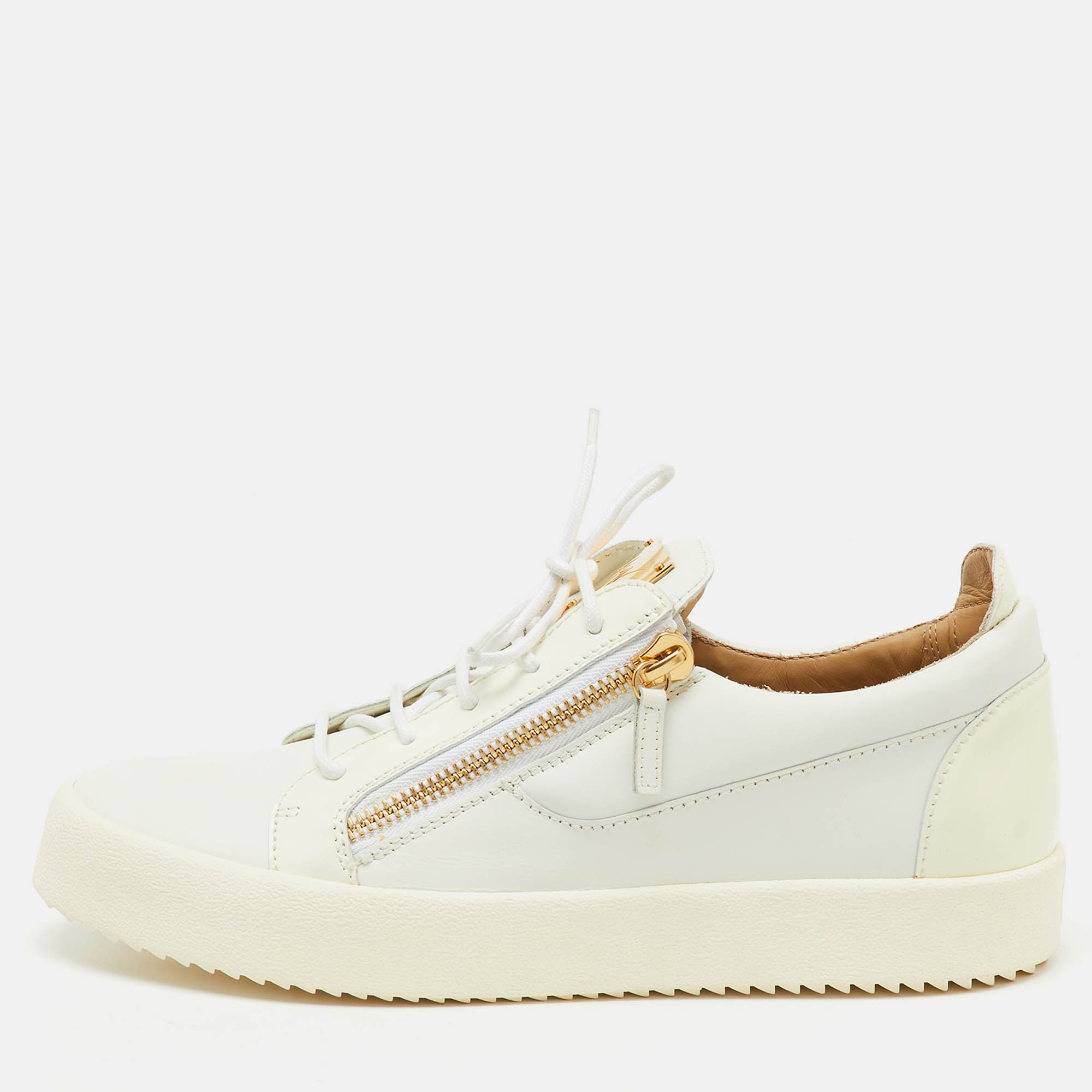 Giuseppe Zanotti White Leather and Patent Leather Double Zip Low Top Sneakers Size
Giuseppe Zanotti White Leather and Patent Leather Double Zip Low Top Sneakers Size