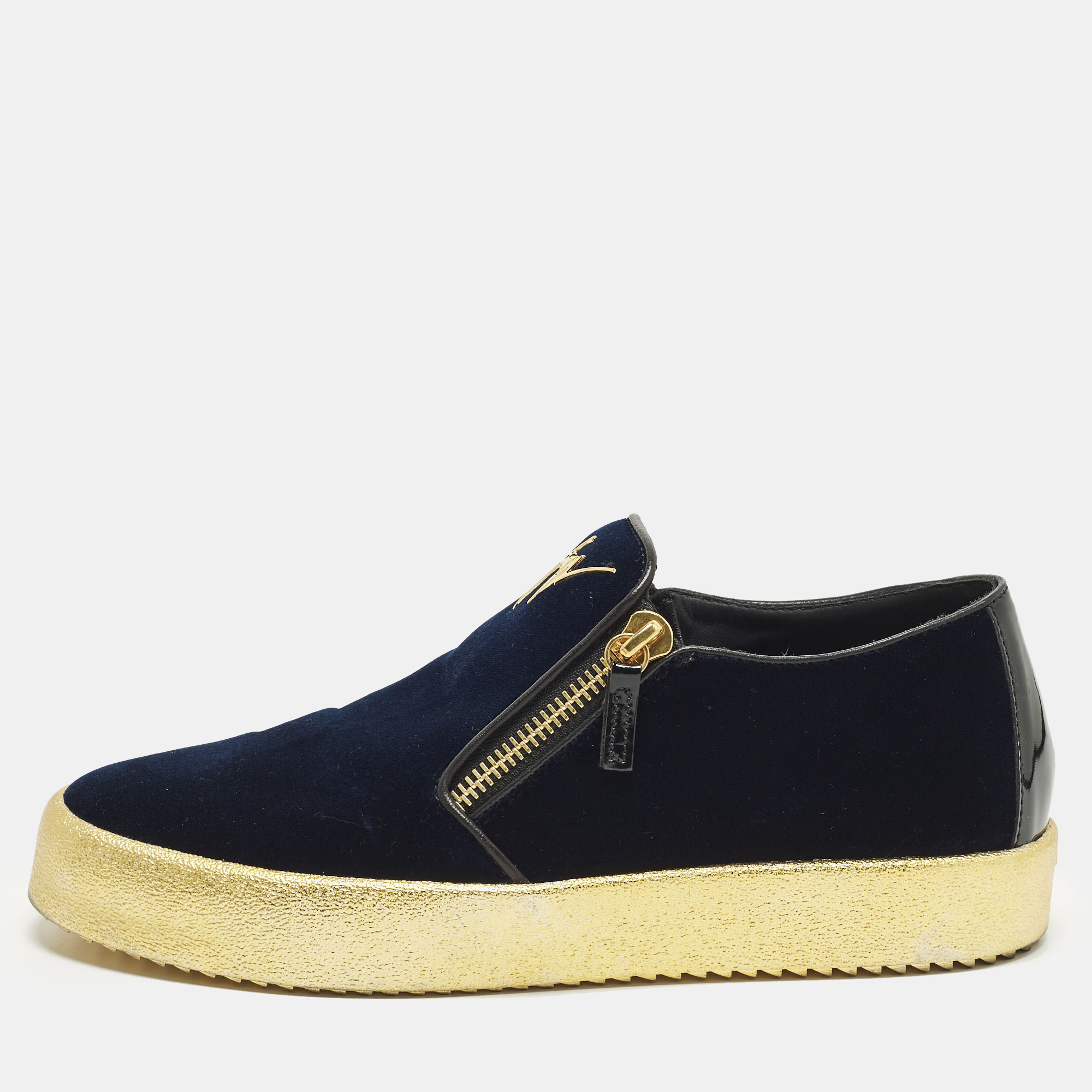 Giuseppe Zanotti Frankie Size Navy Blue Patent Leather and Velvet Low Top Sneakers
Giuseppe Zanotti Frankie Size Navy Blue Patent Leather and Velvet Low Top Sneakers