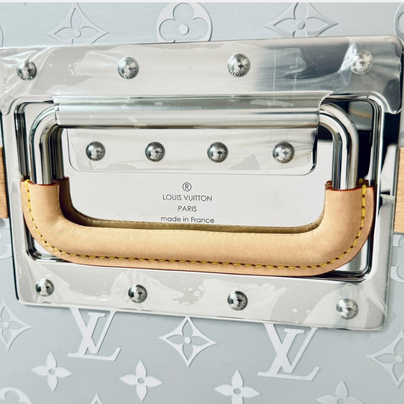 Louis Vuitton Silver Monogram Aluminium Malle Courrier 110 Trunk