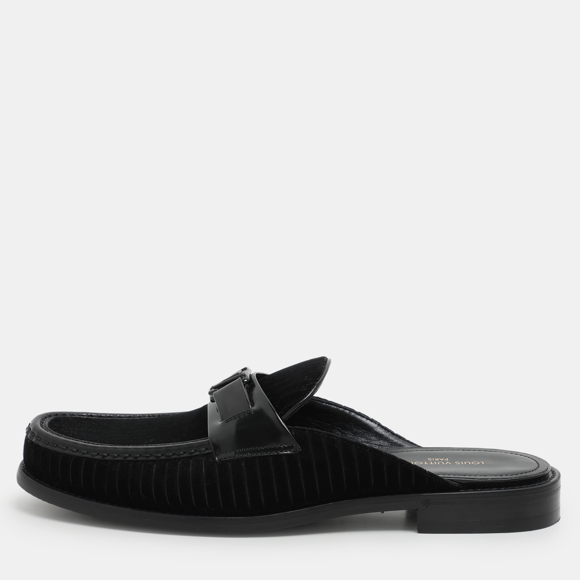 Louis Vuitton Black Leather and Velvet Major Open Back Loafers Size 42.5
Louis Vuitton Black Leather and Velvet Major Open Back Loafers Size 42.5