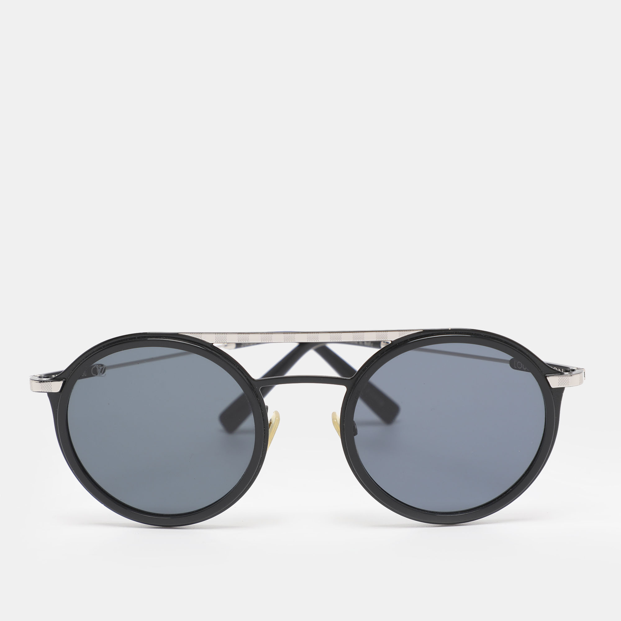 Louis Vuitton Black Metal and Acetate Z1024W 93L Round Sunglasses
Louis Vuitton Black Metal and Acetate Z1024W 93L Round Sunglasses