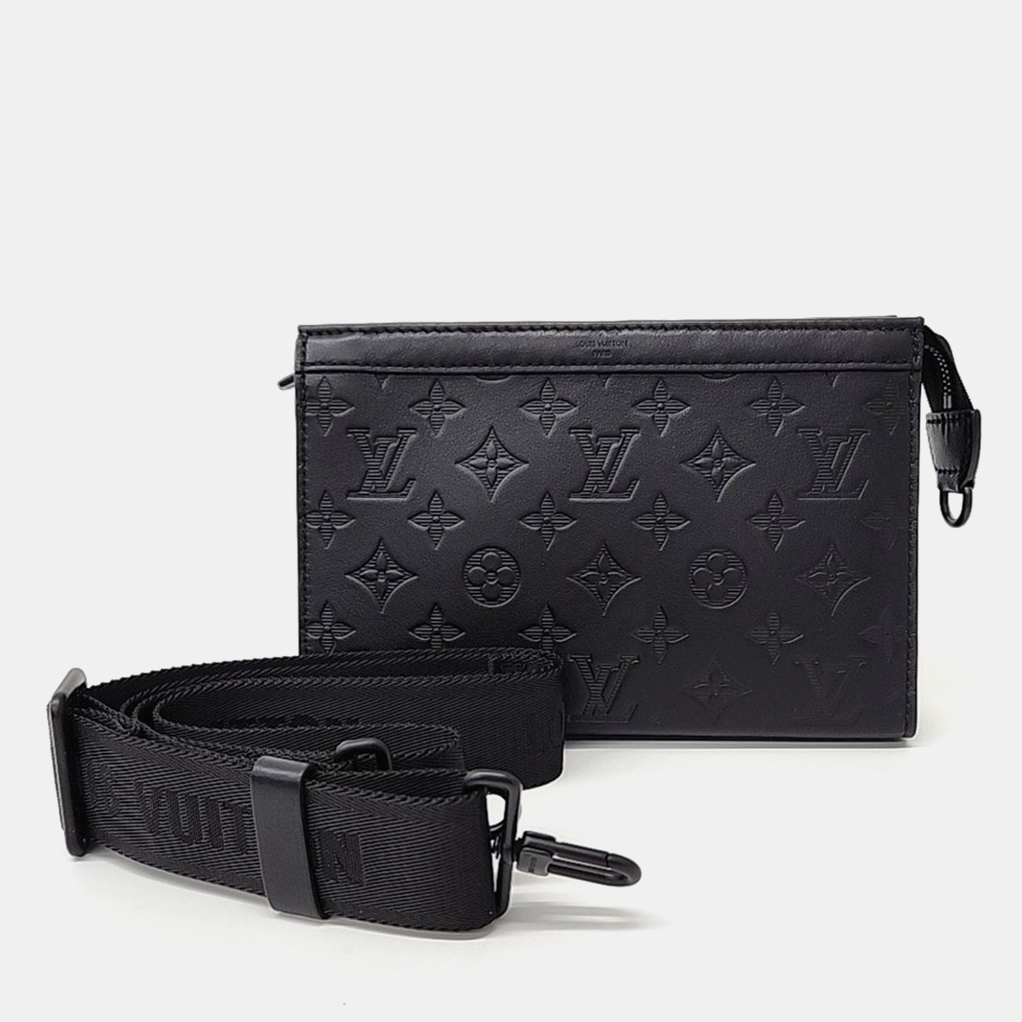Louis Vuitton Black Leather Monogram Shadow Gaston Wearable crossbody Bag
Louis Vuitton Black Leather Monogram Shadow Gaston Wearable crossbody Bag