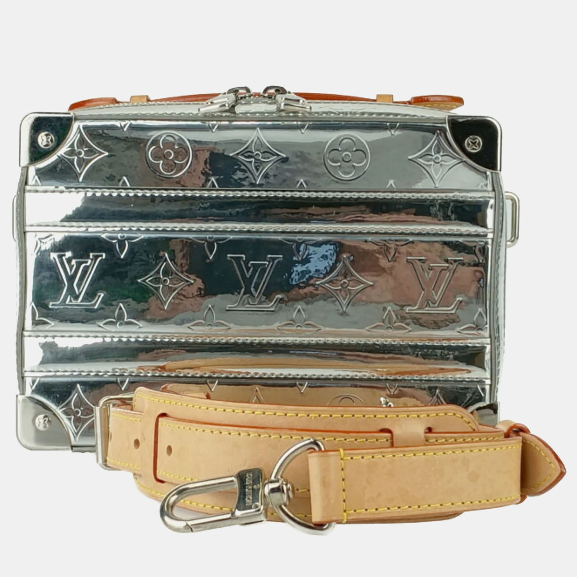Louis Vuitton Shoulder Bag Monogram Mirror Handle Soft Trunk Silver Coated Canvas Handbag
Louis Vuitton Shoulder Bag Monogram Mirror Handle Soft Trunk Silver Coated Canvas Handbag