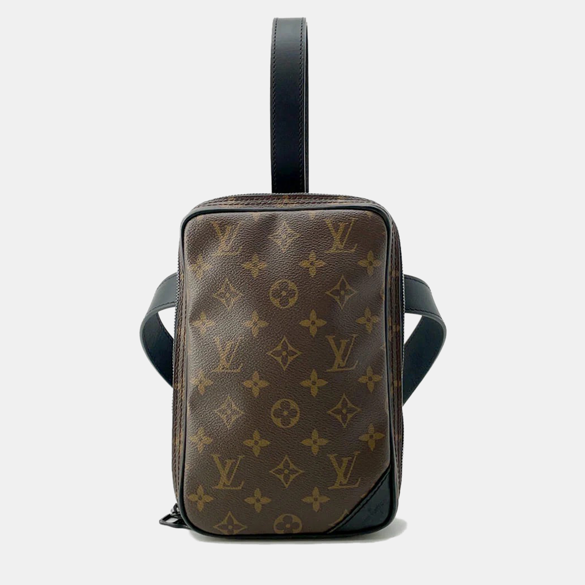 Louis Vuitton Utility Side Bag Noir Monogram / Solar Powered Ray, Black
Louis Vuitton Utility Side Bag Noir Monogram / Solar Powered Ray, Black