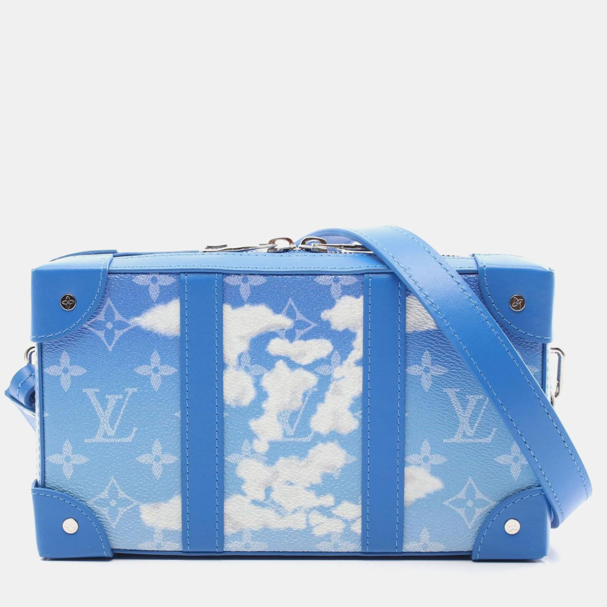 Louis Vuitton Soft Trunk Wallet Shoulder Bag Coated Canvas Leather Blue White Monogram Clouds
Louis Vuitton Soft Trunk Wallet Shoulder Bag Coated Canvas Leather Blue White Monogram Clouds