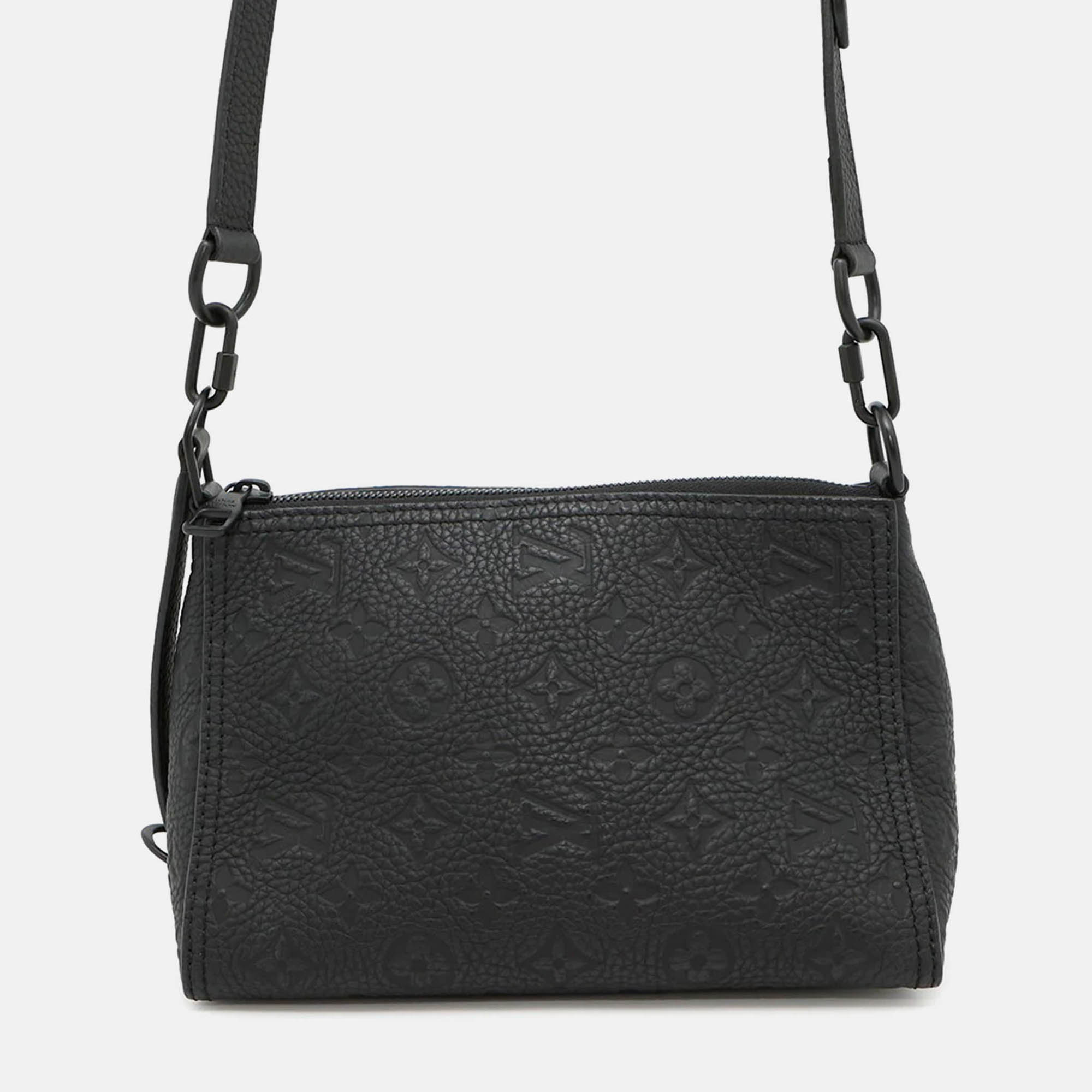 Louis Vuitton Triangle Messenger Bag Noir Monogram Taurillon, Black
Louis Vuitton Triangle Messenger Bag Noir Monogram Taurillon, Black