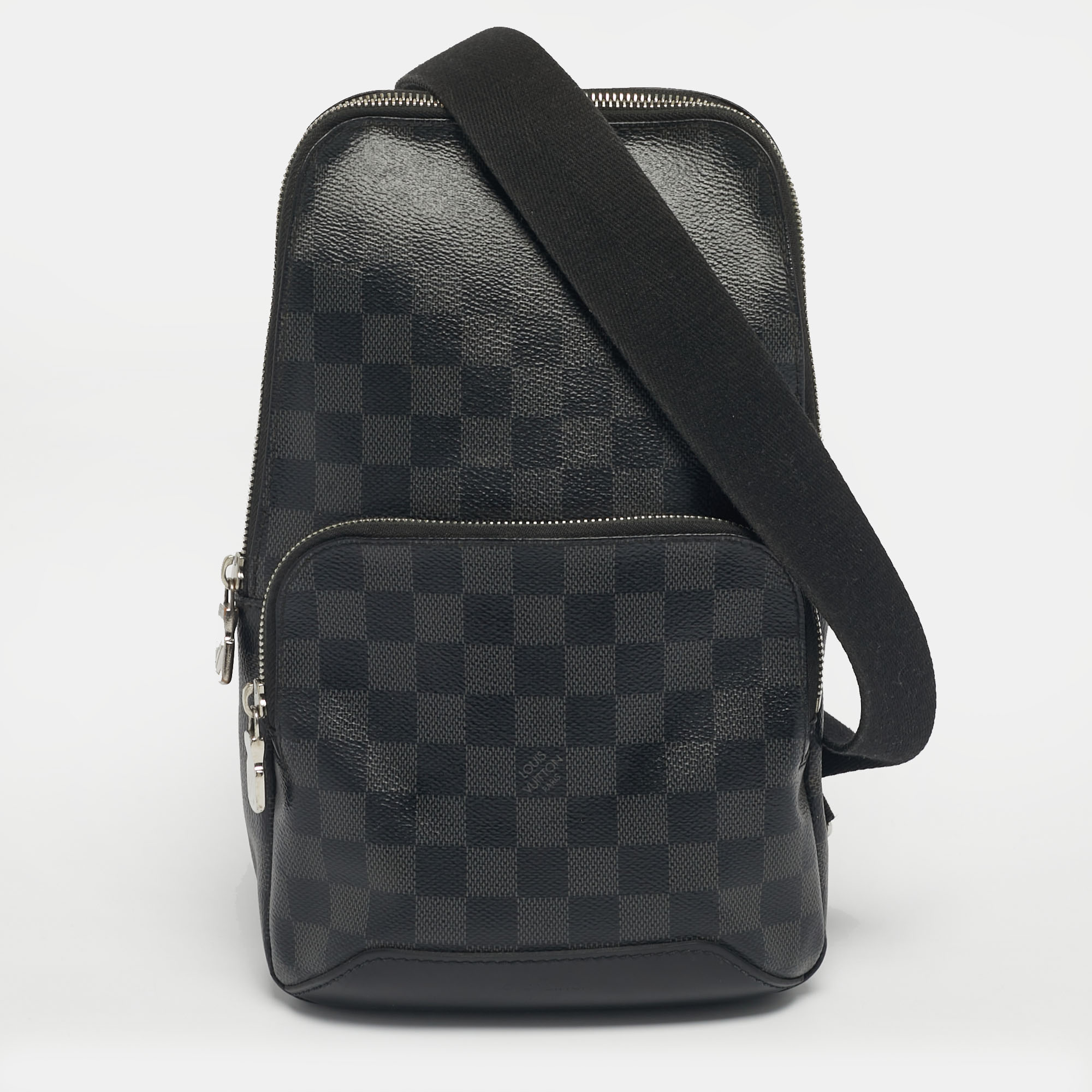 Louis Vuitton Damier Graphite Canvas Avenue Sling Bag, Grey 
Louis Vuitton Damier Graphite Canvas Avenue Sling Bag, Grey