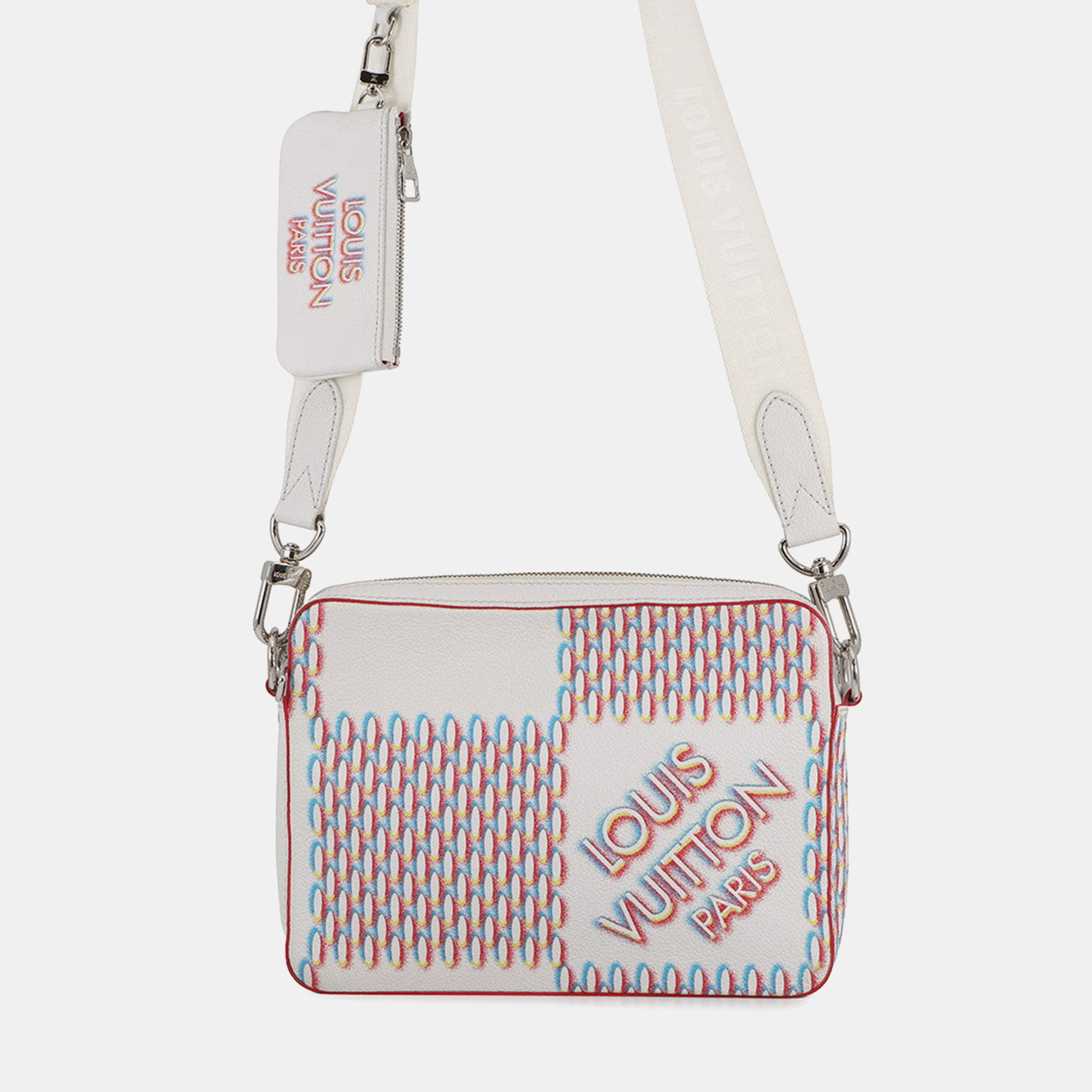 Louis Vuitton Trio Messenger White Damier Giant Spray, Multicolor
Louis Vuitton Trio Messenger White Damier Giant Spray, Multicolor