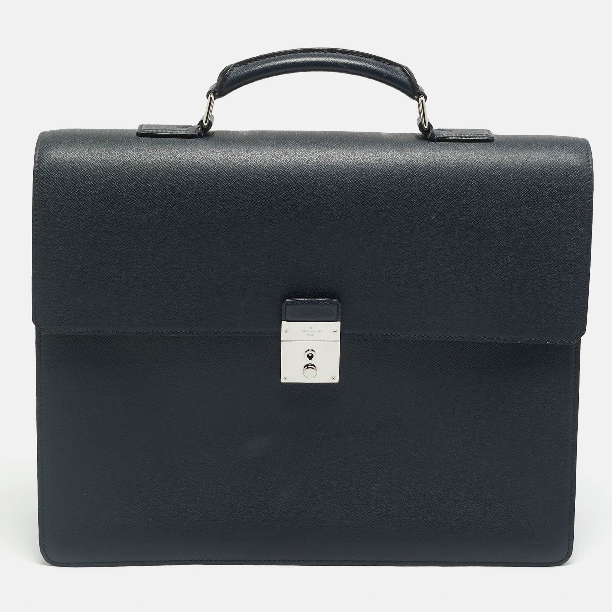 Louis Vuitton Robusto 3 Navy Blue Taiga Leather Briefcase
Louis Vuitton Robusto 3 Navy Blue Taiga Leather Briefcase