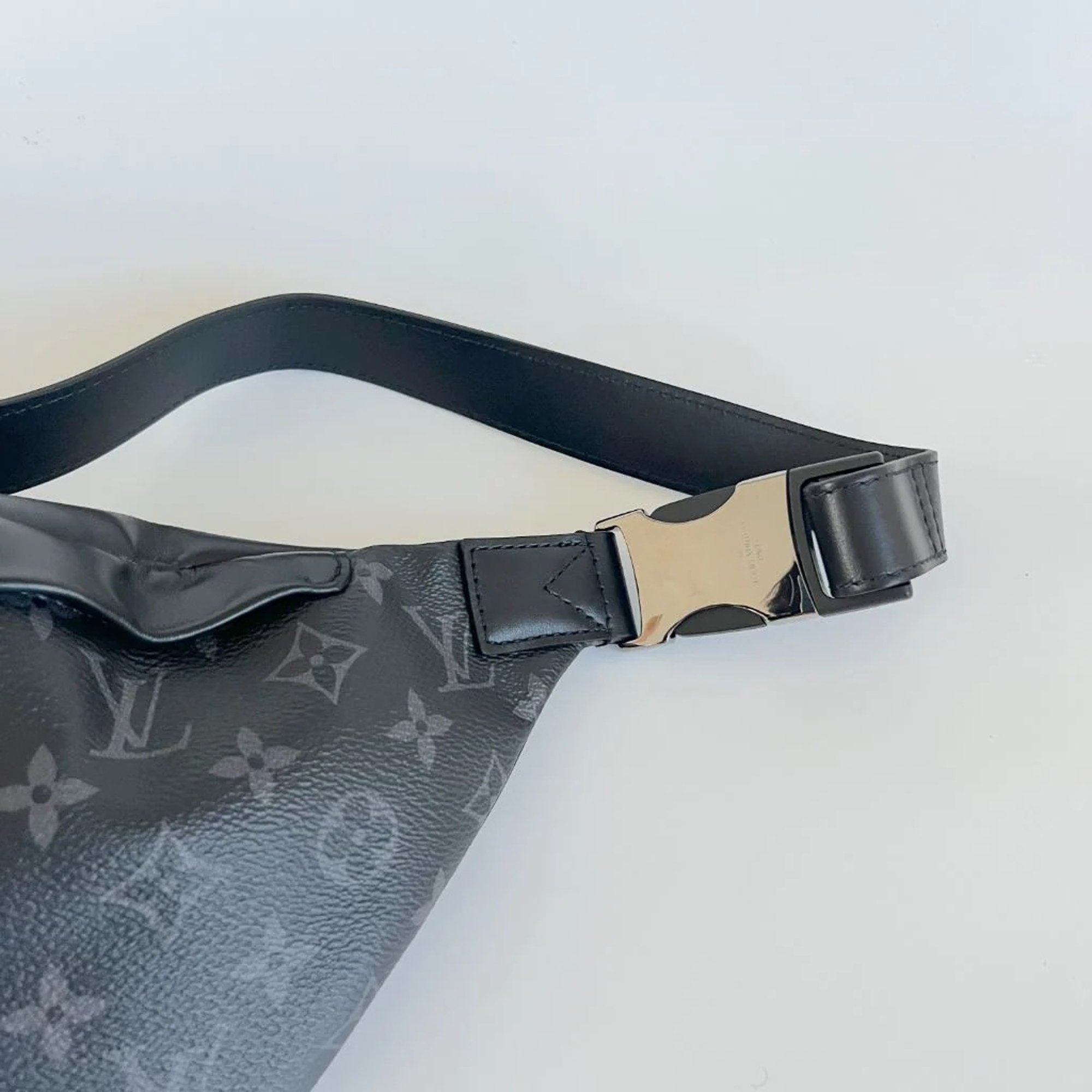 Louis Vuitton Discovery Bumbag Monogram Eclipse