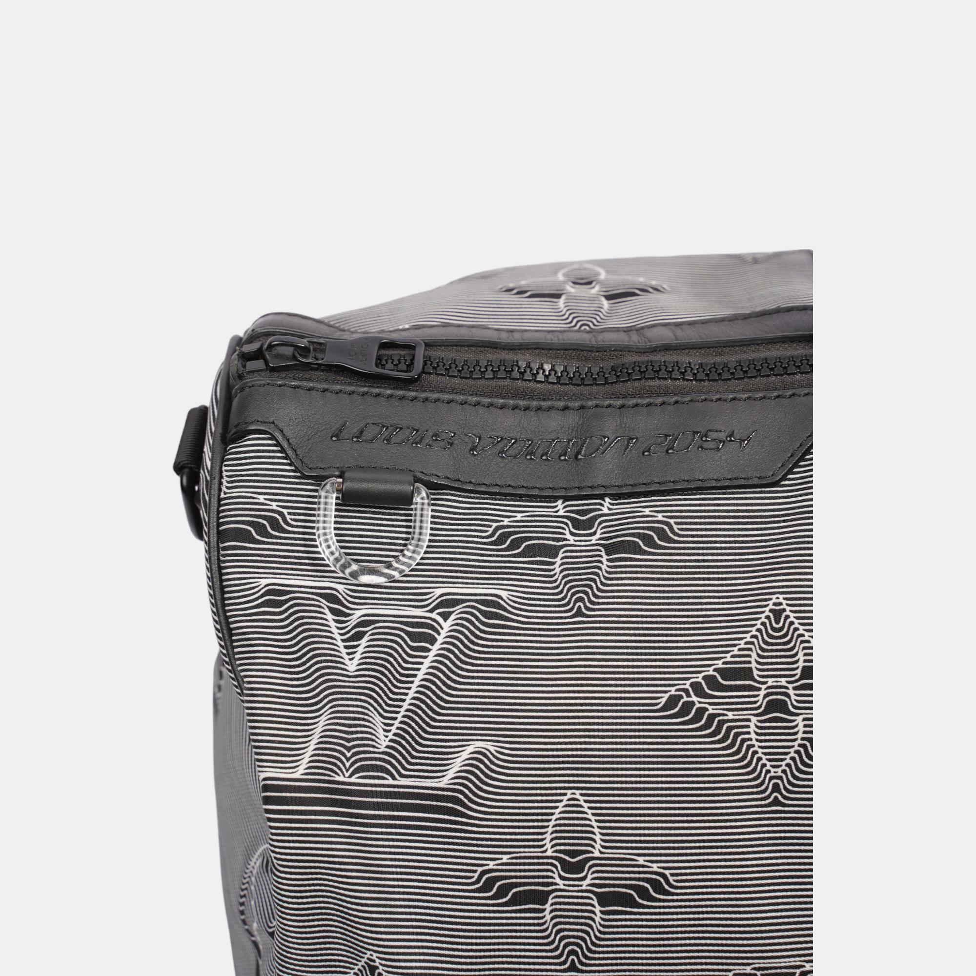 Louis Vuitton Reversible Keepall Bandouliere Black & White 3D Monogram Nylon