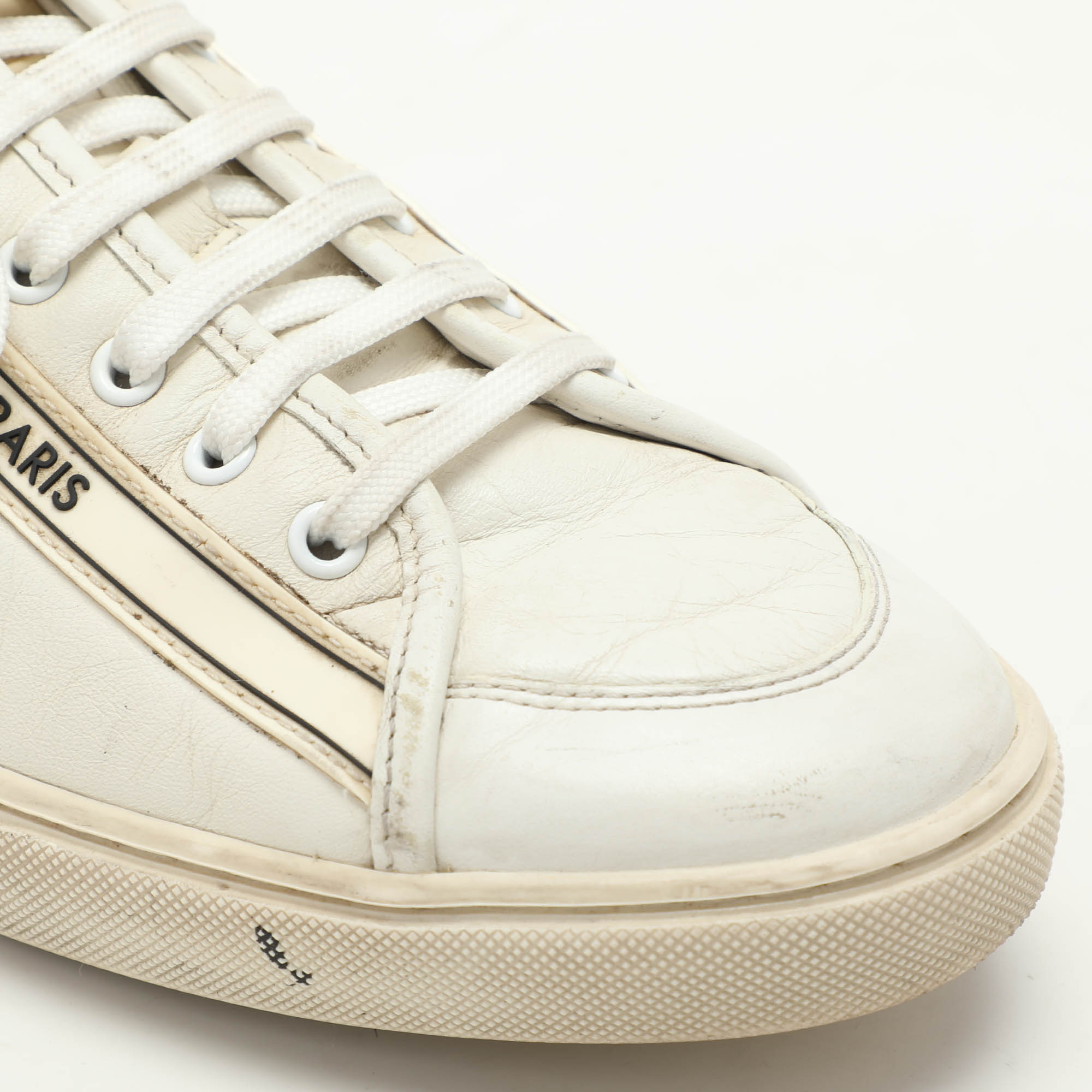 Louis Vuitton White Leather Low Top Sneakers Size 42