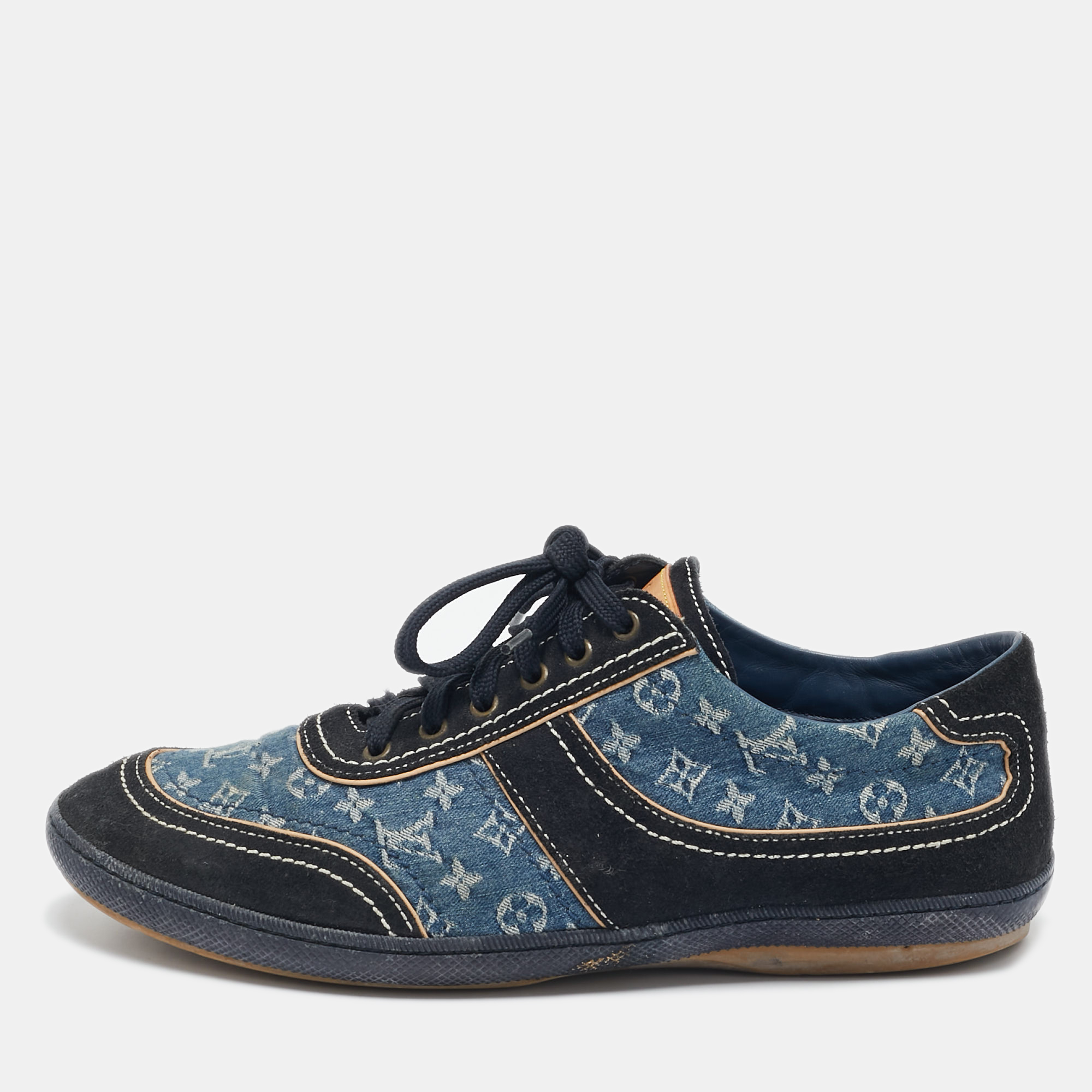 Louis Vuitton Blue/Black Monogram Denim and Suede Low Top Sneakers Size 41
Louis Vuitton Blue/Black Monogram Denim and Suede Low Top Sneakers Size 41