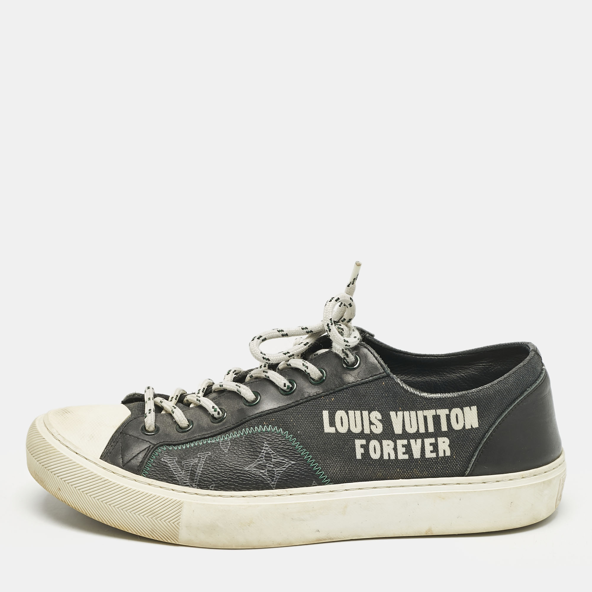 Louis Vuitton Black Canvas And Leather LV Forever Tattoo Low Top Sneakers Size 40
Louis Vuitton Black Canvas And Leather LV Forever Tattoo Low Top Sneakers Size 40