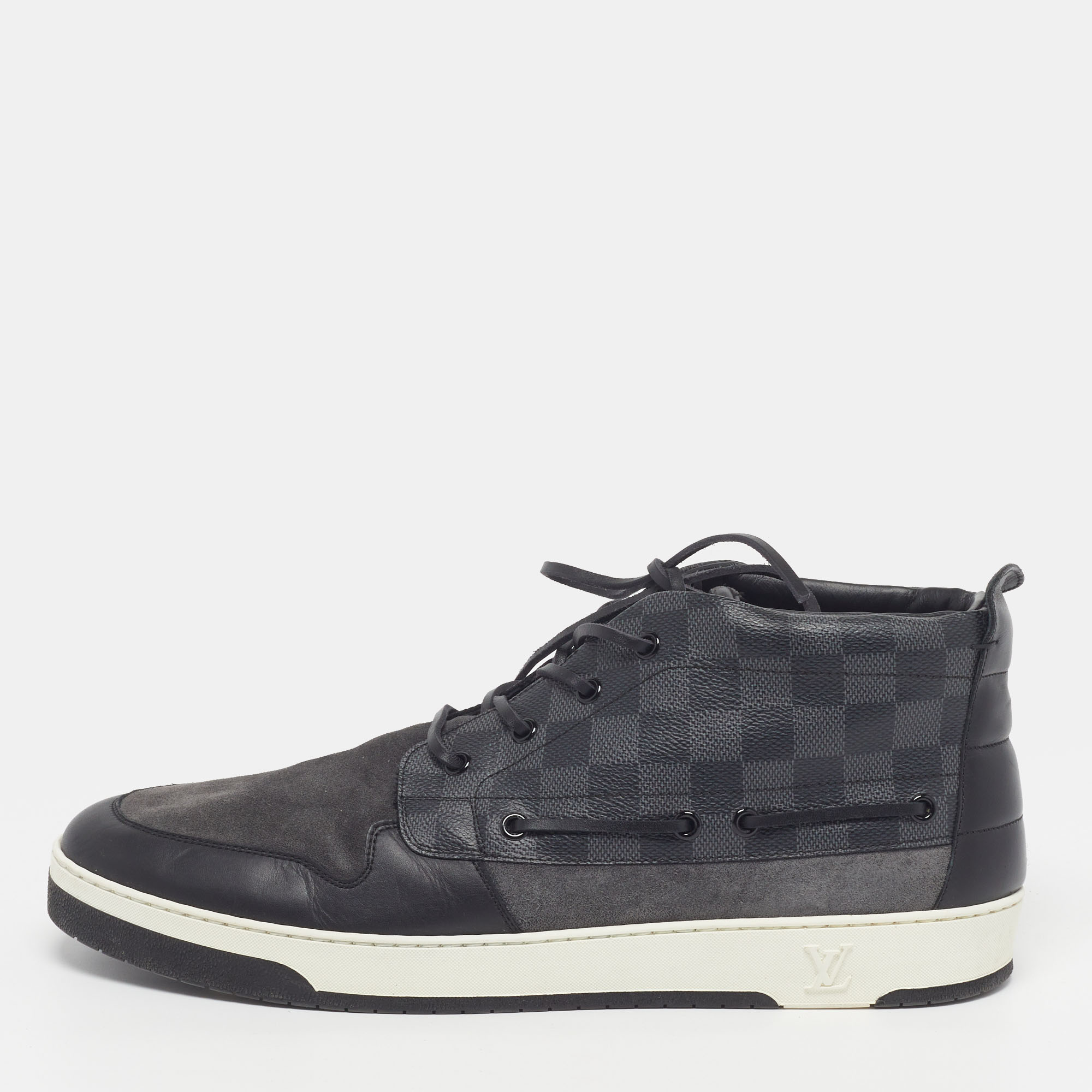 Louis Vuitton Propeller Size 46 Grey/Black Damier Canvas, Leather and Suede High Top Sneakers
Louis Vuitton Propeller Size 46 Grey/Black Damier Canvas, Leather and Suede High Top Sneakers
