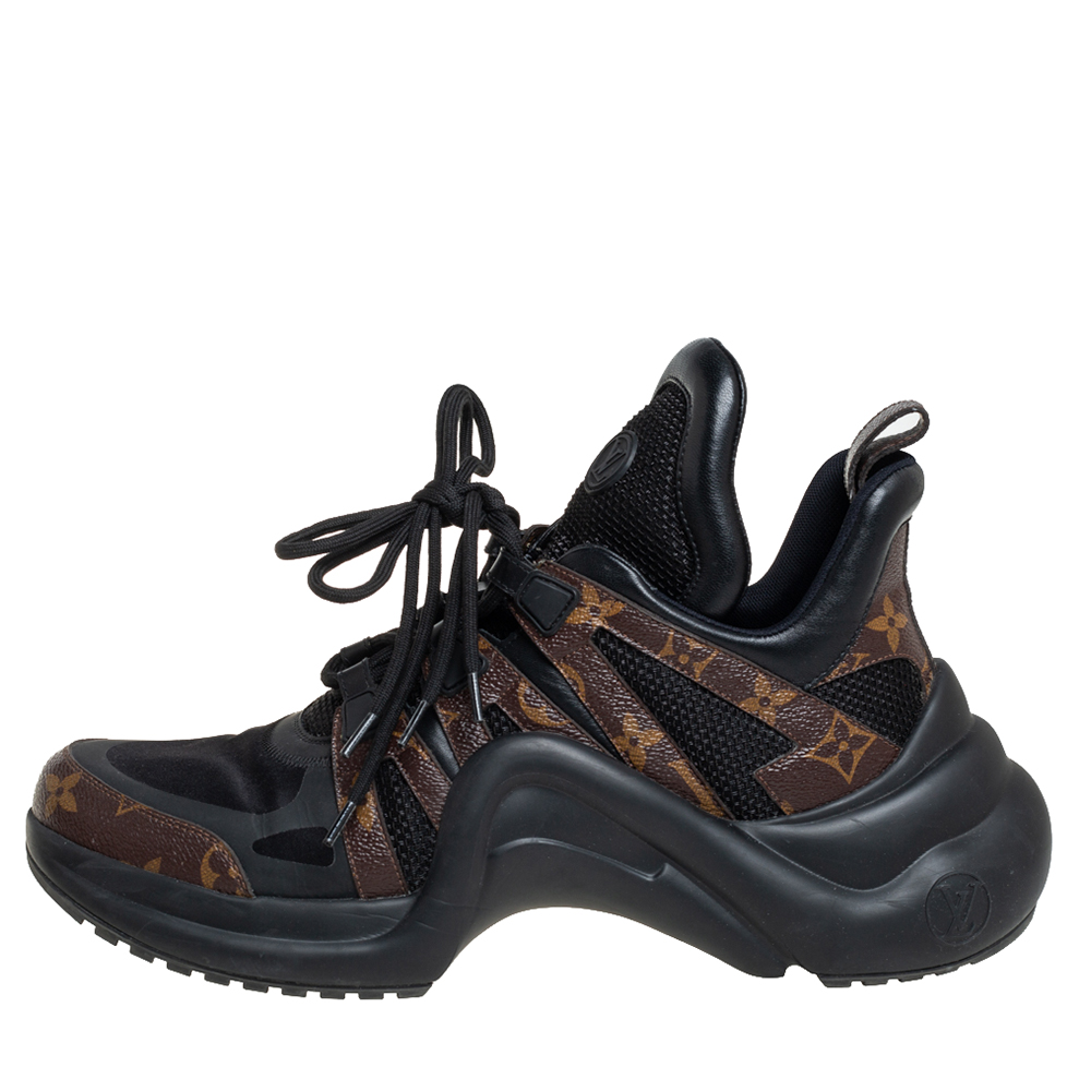 Louis Vuitton Black/Brown Mesh And Monogram Canvas Archlight Low Top Sneakers Size
Louis Vuitton Black/Brown Mesh And Monogram Canvas Archlight Low Top Sneakers Size