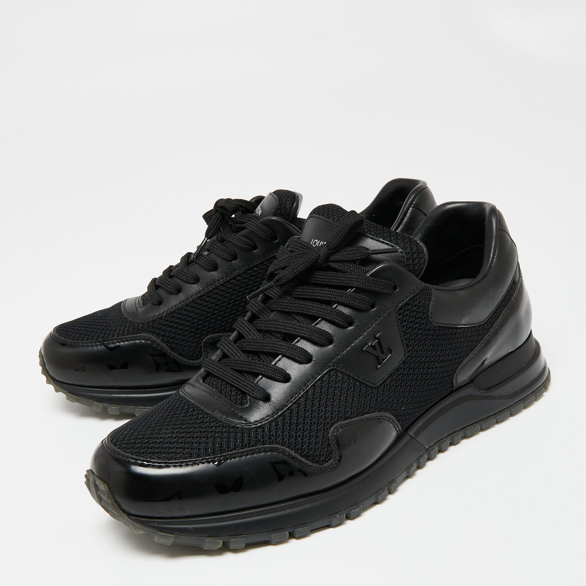 Louis Vuitton Black Mesh and Monogram Leather And Mesh Run-Away Low-Top Sneakers Size
Louis Vuitton Black Mesh and Monogram Leather And Mesh Run-Away Low-Top Sneakers Size
