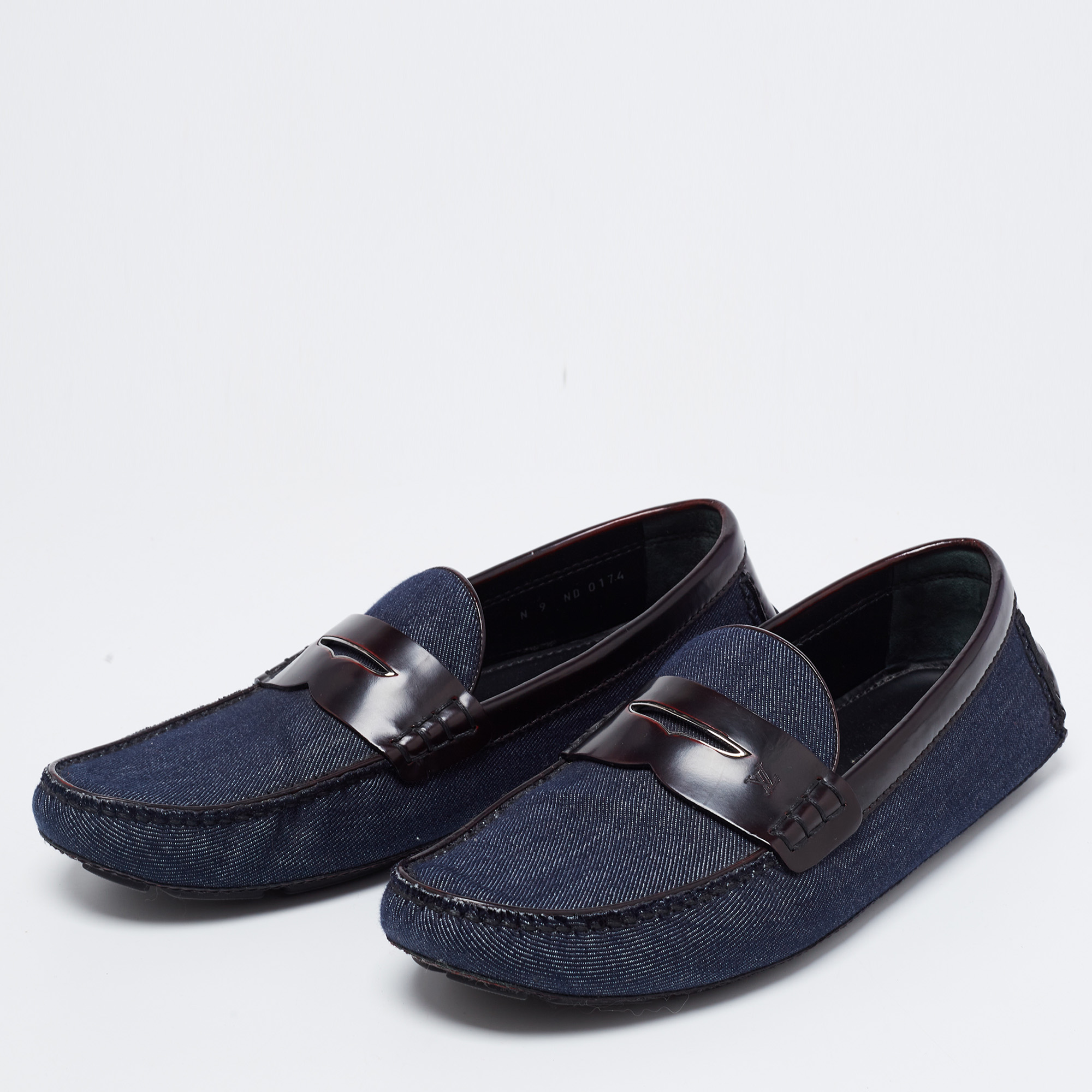 Louis Vuitton Navy Blue Denim And Leather Monte Carlo Slip On Loafers Size
Louis Vuitton Navy Blue Denim And Leather Monte Carlo Slip On Loafers Size