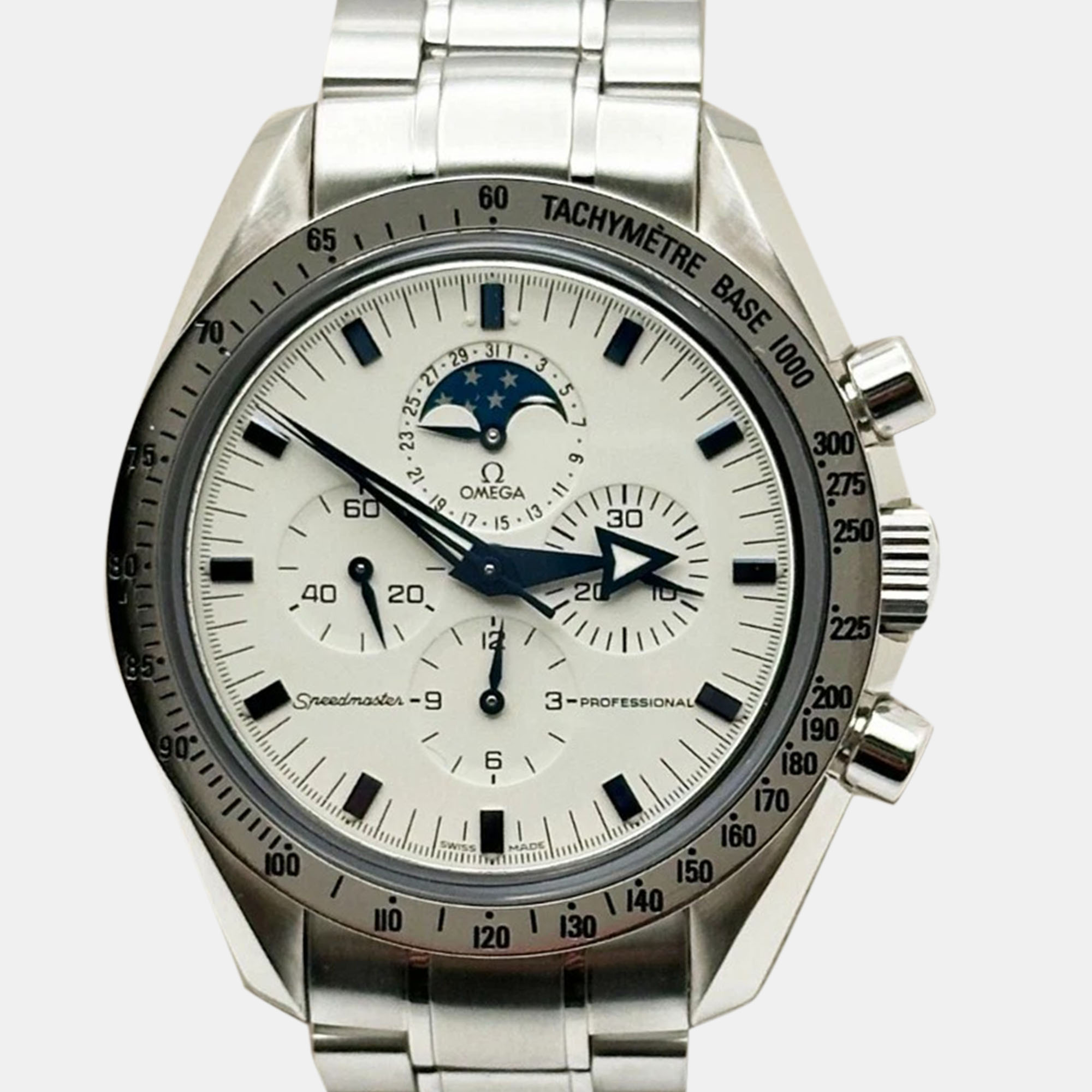 Omega White Stainless Steel Speedmaster 3575.20 Automatic Men's Wristwatch 42 mm
Omega White Stainless Steel Speedmaster 3575.20 Automatic Men's Wristwatch 42 mm