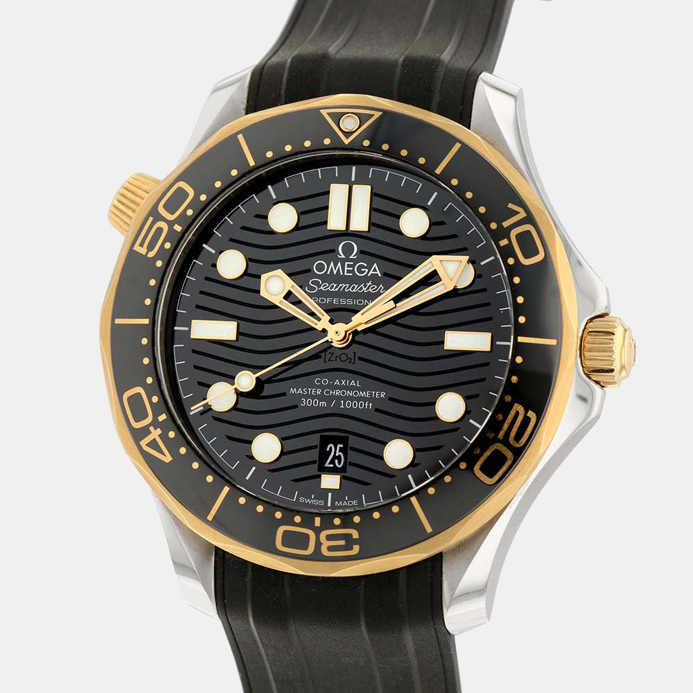 Omega black 18k yellow gold and stainless steel seamaster diver300 210.22.42.20.01.001 men's wristwatch 42 mm