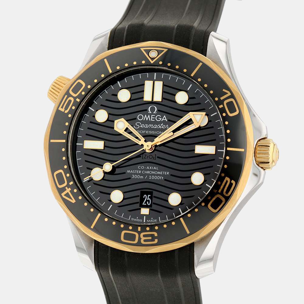 Omega Black 18K Yellow Gold And Stainless Steel Seamaster Diver300 210.22.42.20.01.001 Men's Wristwatch 42 Mm