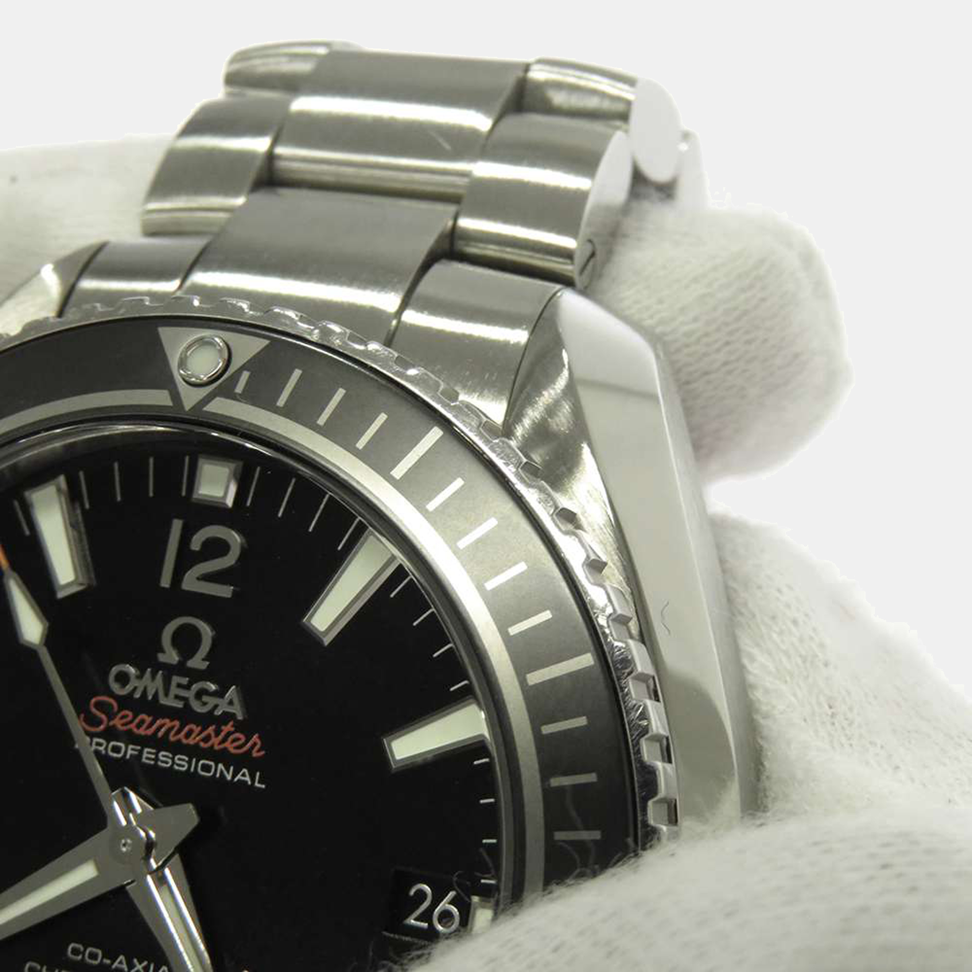 Omega Black Stainless Steel Seamaster Planet Ocean 232.30.42.21.01.001 Men's Wristwatch 42 Mm