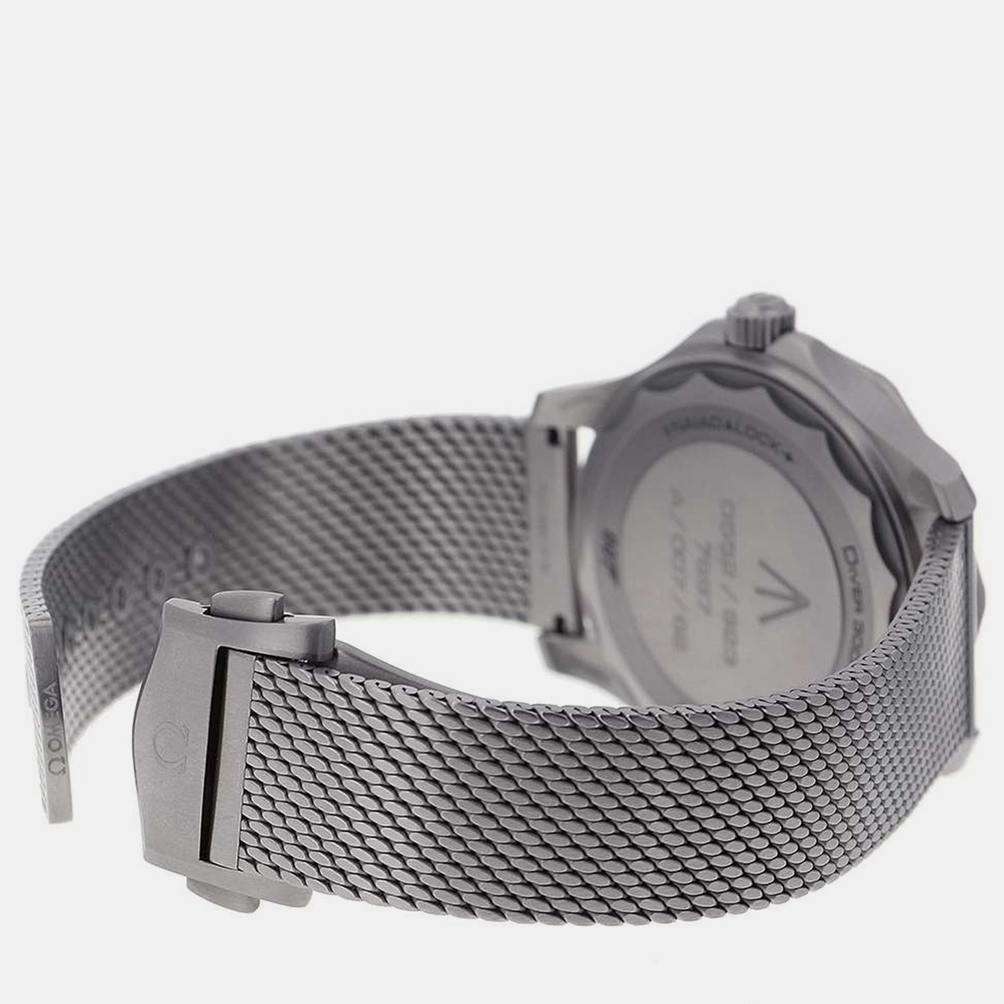 Omega Brown Titanium Seamaster 210.90.42.20.01.001 Automatic Men's Wristwatch 42 mm
Omega Brown Titanium Seamaster 210.90.42.20.01.001 Automatic Men's Wristwatch 42 mm