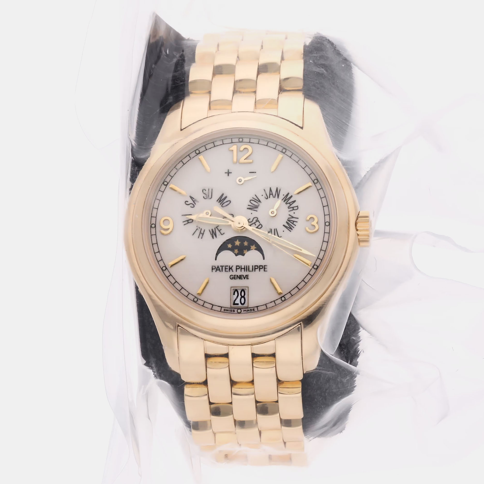 Pre-Owned Patek Philippe Complications Annual Calendar Men's Watch 39 mm, White
Pre-Owned Patek Philippe Complications Annual Calendar Men's Watch 39 mm, White