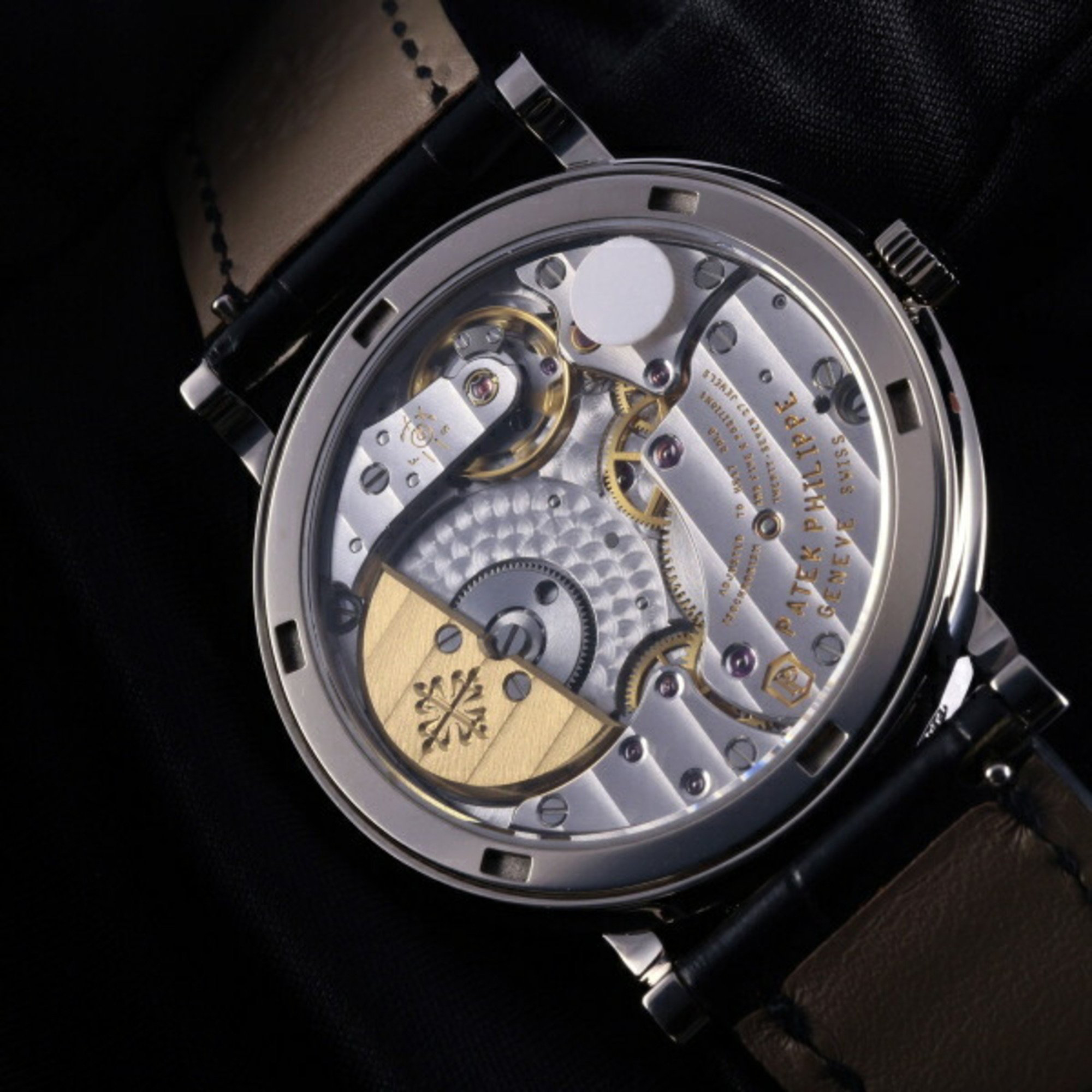 Patek Philippe White 18k White Gold Calatrava 5120G-001 Automatic Men's Wristwatch 35 Mm