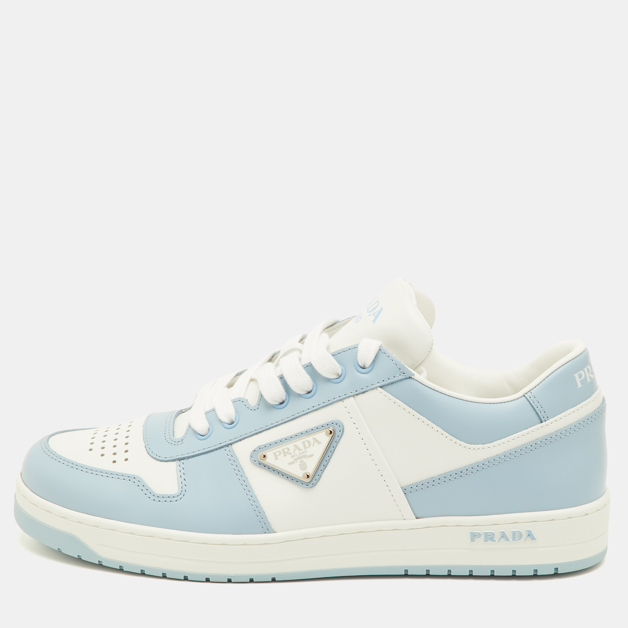 Prada Downtown Size 41.5 Blue/White Leather Low Top Sneakers
Prada Downtown Size 41.5 Blue/White Leather Low Top Sneakers