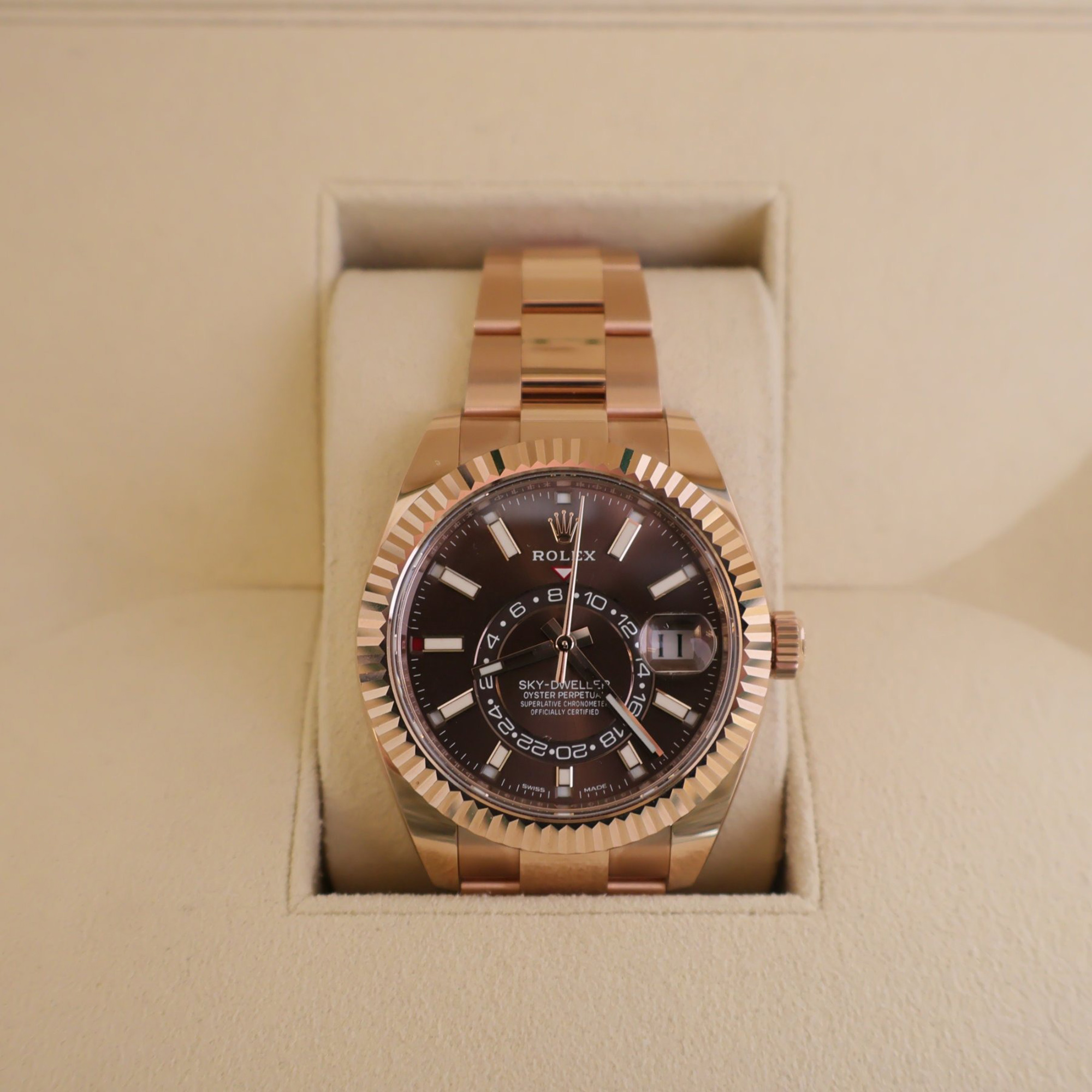 Rolex BrownSky-Dweller Oyster Everose Gold Chocolate Automatic Men's Watch 42 mm, Brown
Rolex BrownSky-Dweller Oyster Everose Gold Chocolate Automatic Men's Watch 42 mm, Brown