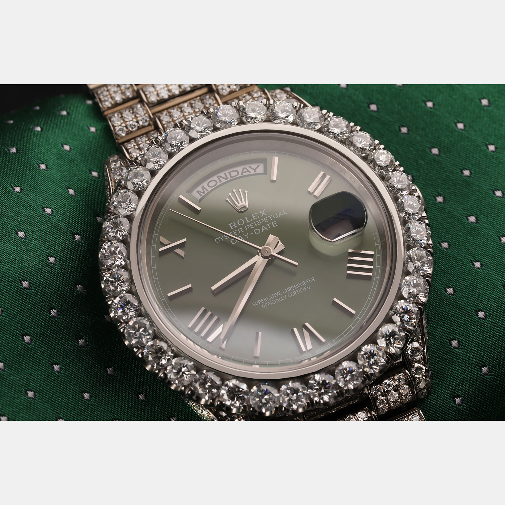 Rolex Customised White 16.00CT Diamond 18k White Gold Day-Date Automatic Men's Wristwatch, Silver
Rolex Customised White 16.00CT Diamond 18k White Gold Day-Date Automatic Men's Wristwatch, Silver