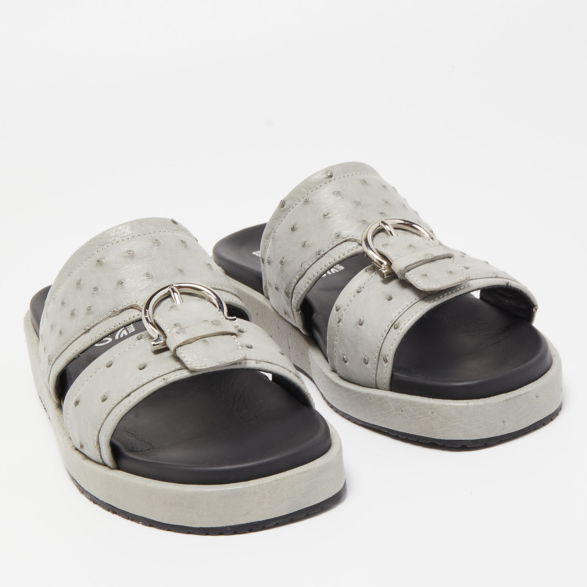 Salvatore Ferragamo Grey Ostrich Leather Lufti Buckle Detail Slide Sandals Size 40.5
